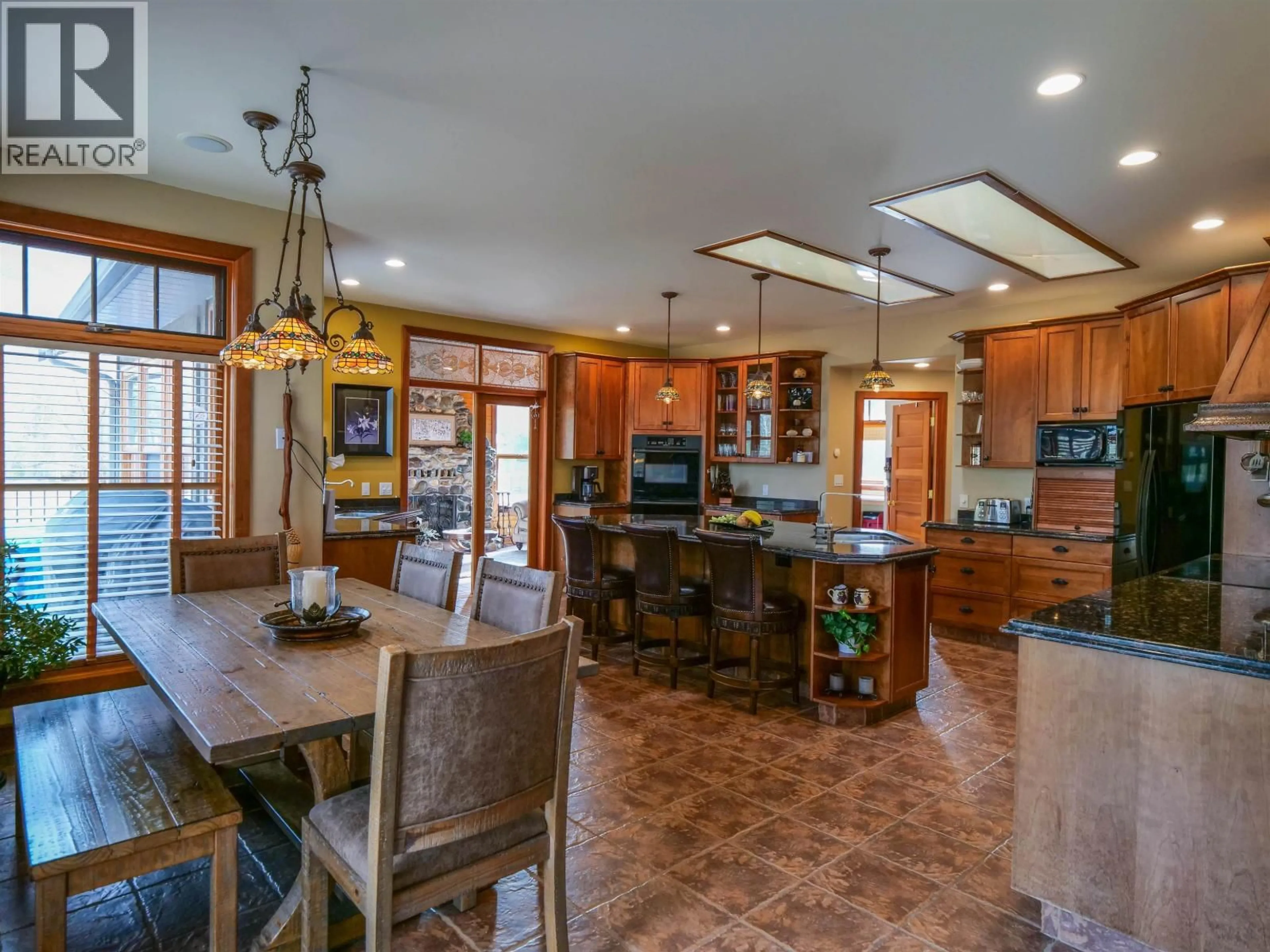 Open concept kitchen, ceramic/tile floor for 2760 ERNST ROAD, Quesnel British Columbia V2J6H6