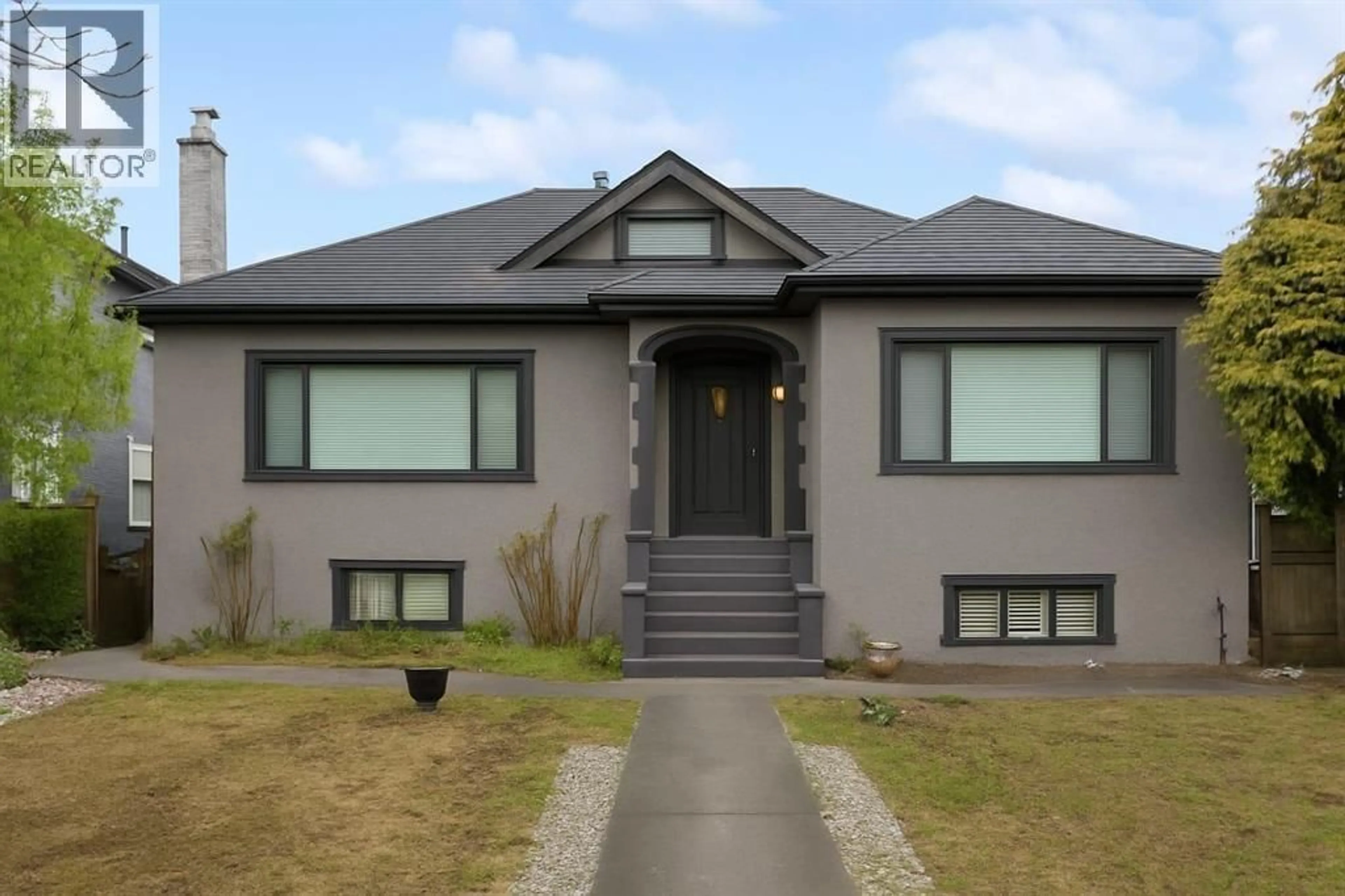 Home with vinyl exterior material, street for 6895 CURTIS STREET, Burnaby British Columbia V5B2B2