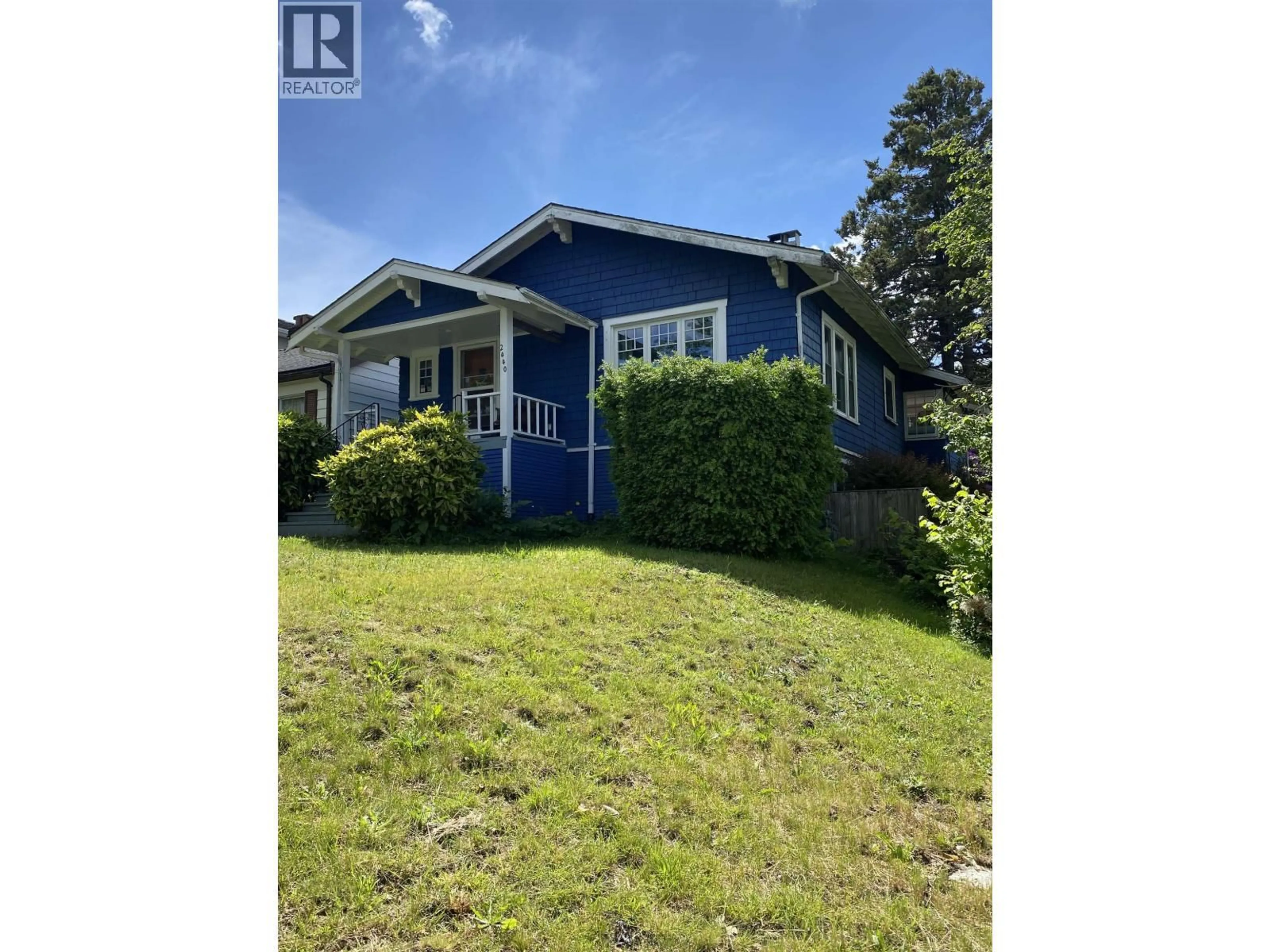 A pic from outside/outdoor area/front of a property/back of a property/a pic from drone, unknown for 2440 29TH AVENUE, Vancouver British Columbia V5R1T9