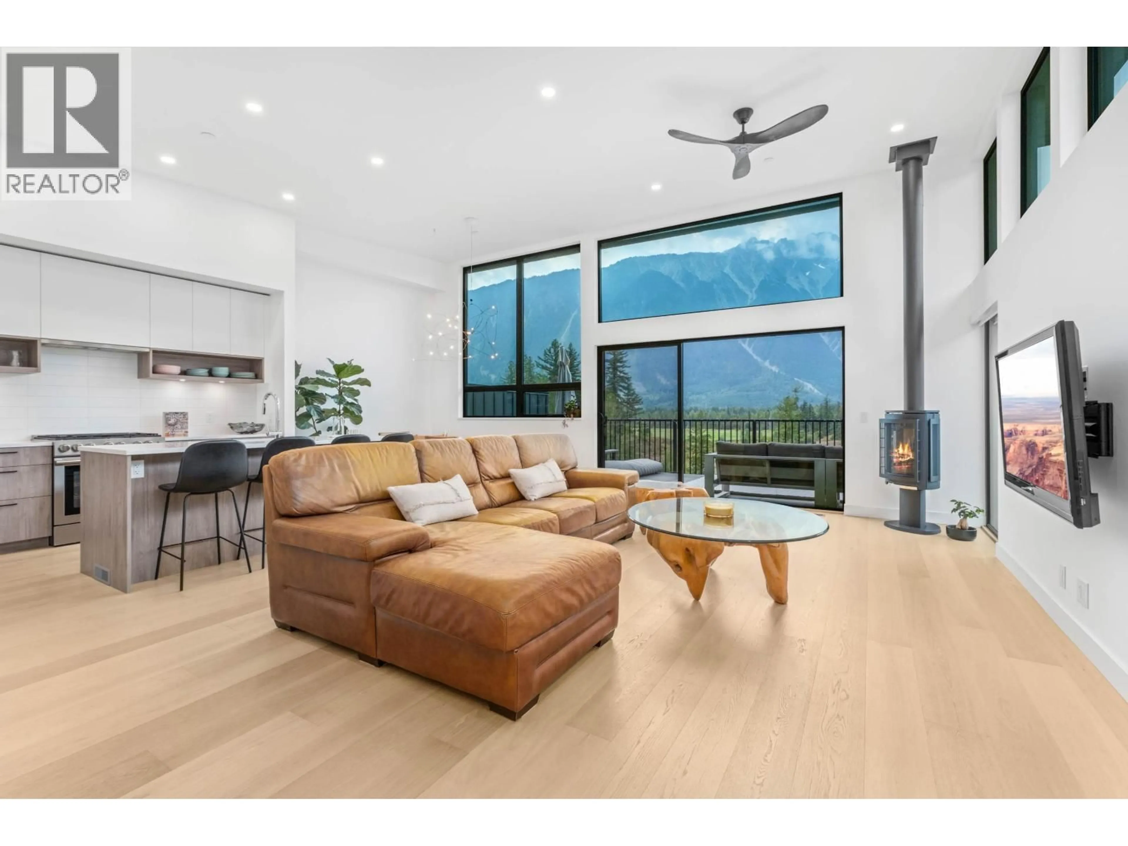 Living room with furniture, unknown for 7 - 4000 SUNSTONE WAY, Pemberton British Columbia V0N2L3