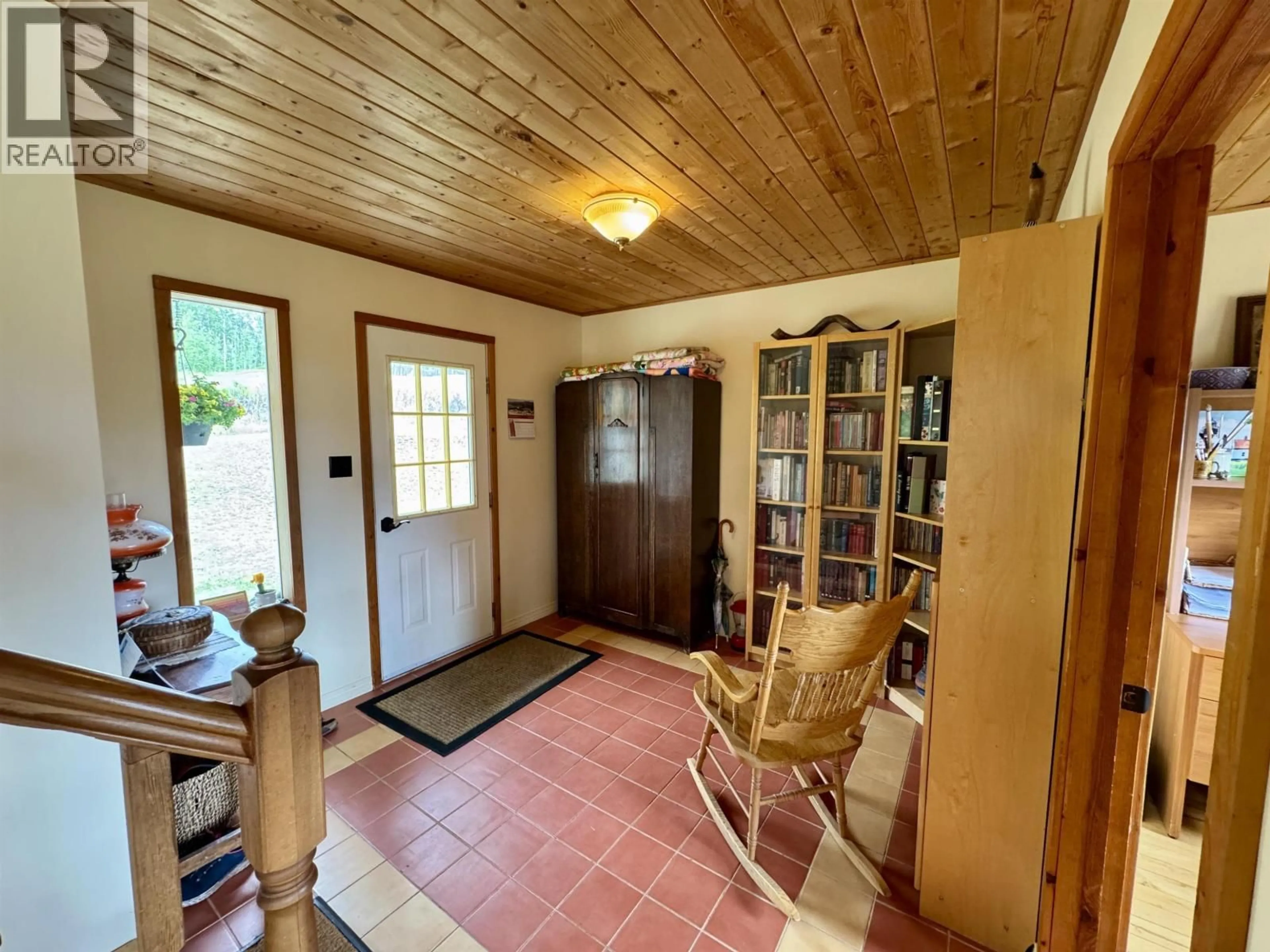 Indoor entryway for 6496 FISHER ROAD, Telkwa British Columbia V0J2X1