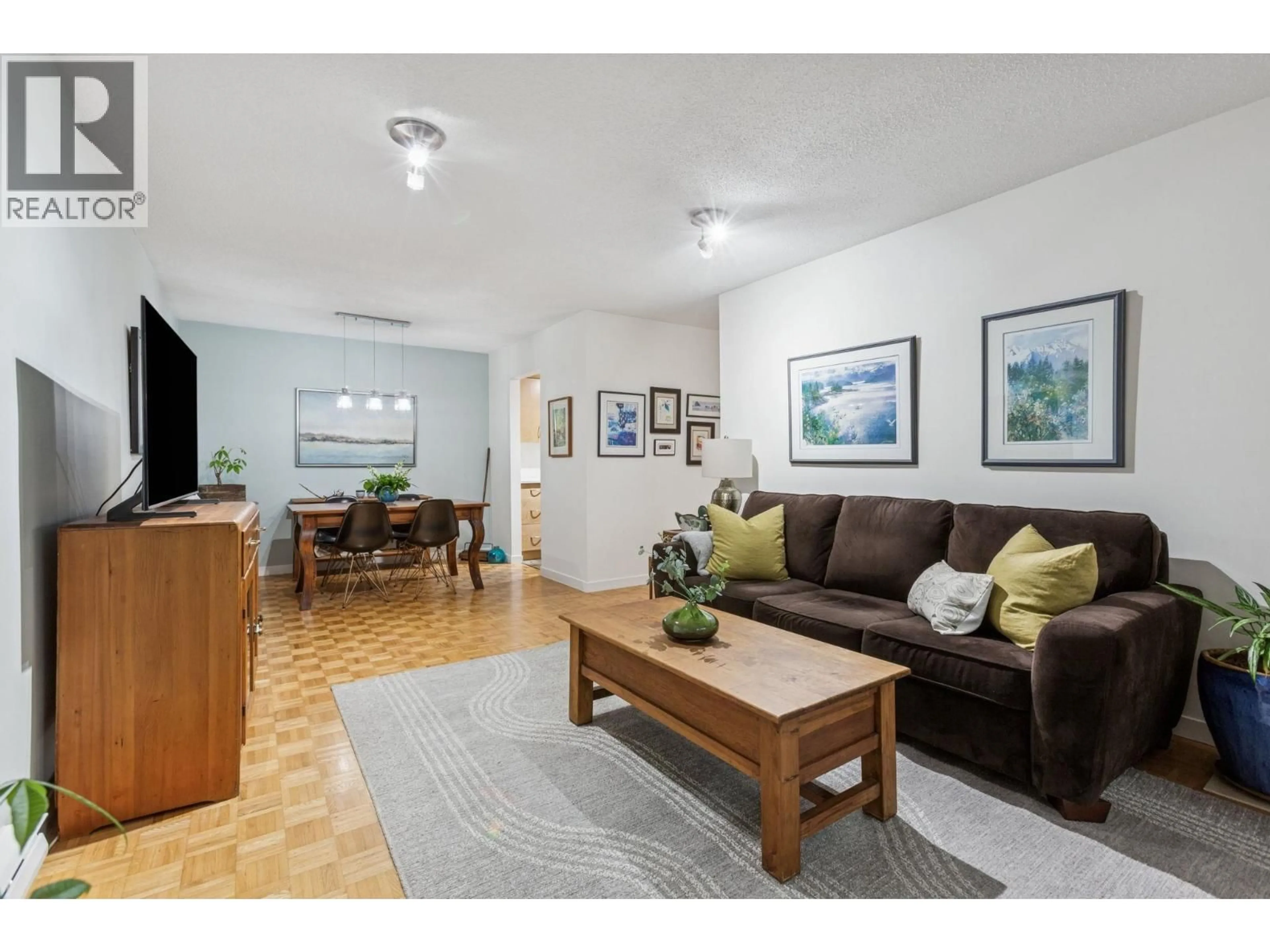 Living room with furniture, wood/laminate floor for 112 - 1429 4TH AVENUE, Vancouver British Columbia V5N1J6