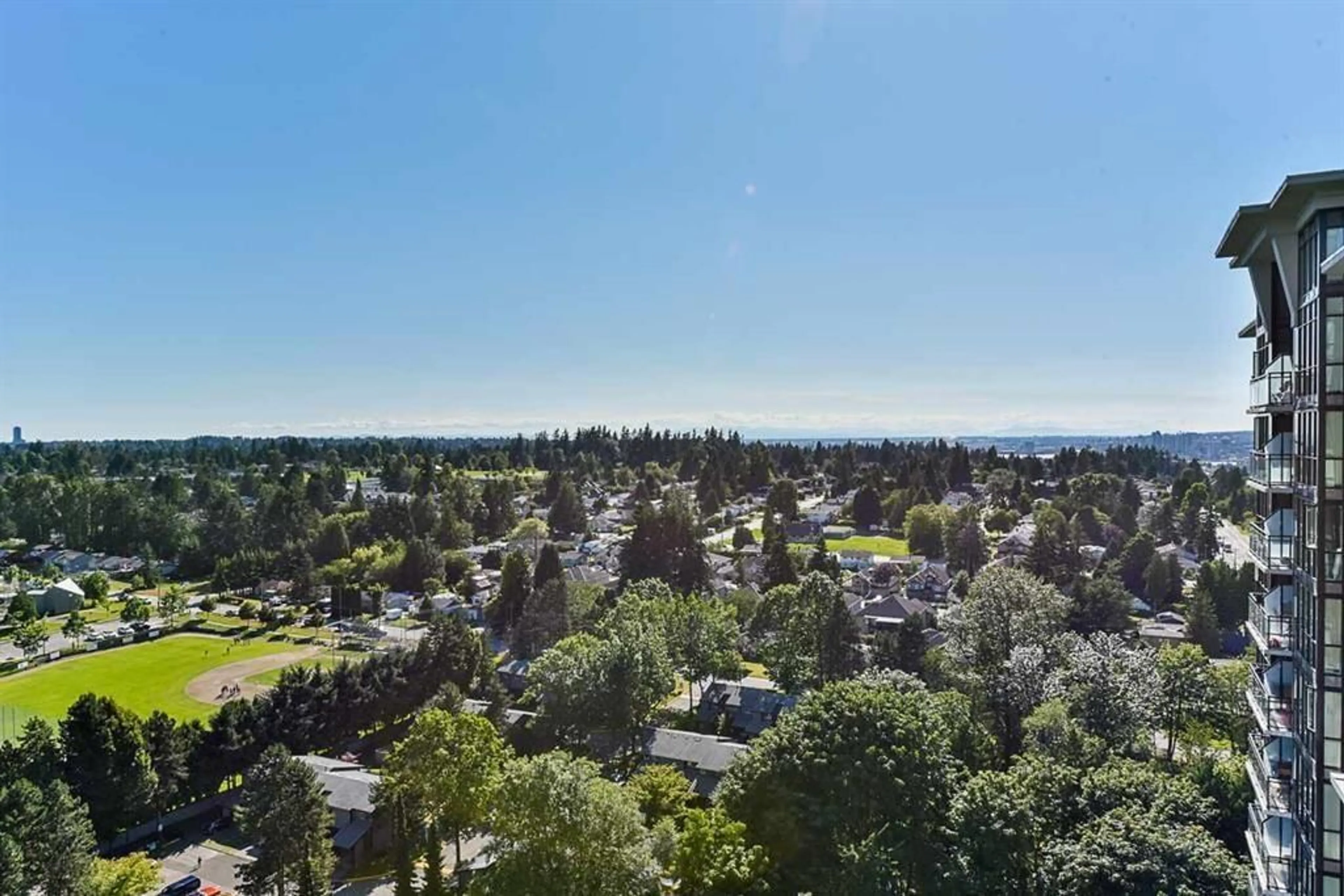 A pic from outside/outdoor area/front of a property/back of a property/a pic from drone, unknown for 1907 - 10777 UNIVERSITY, Surrey British Columbia V3T0E6
