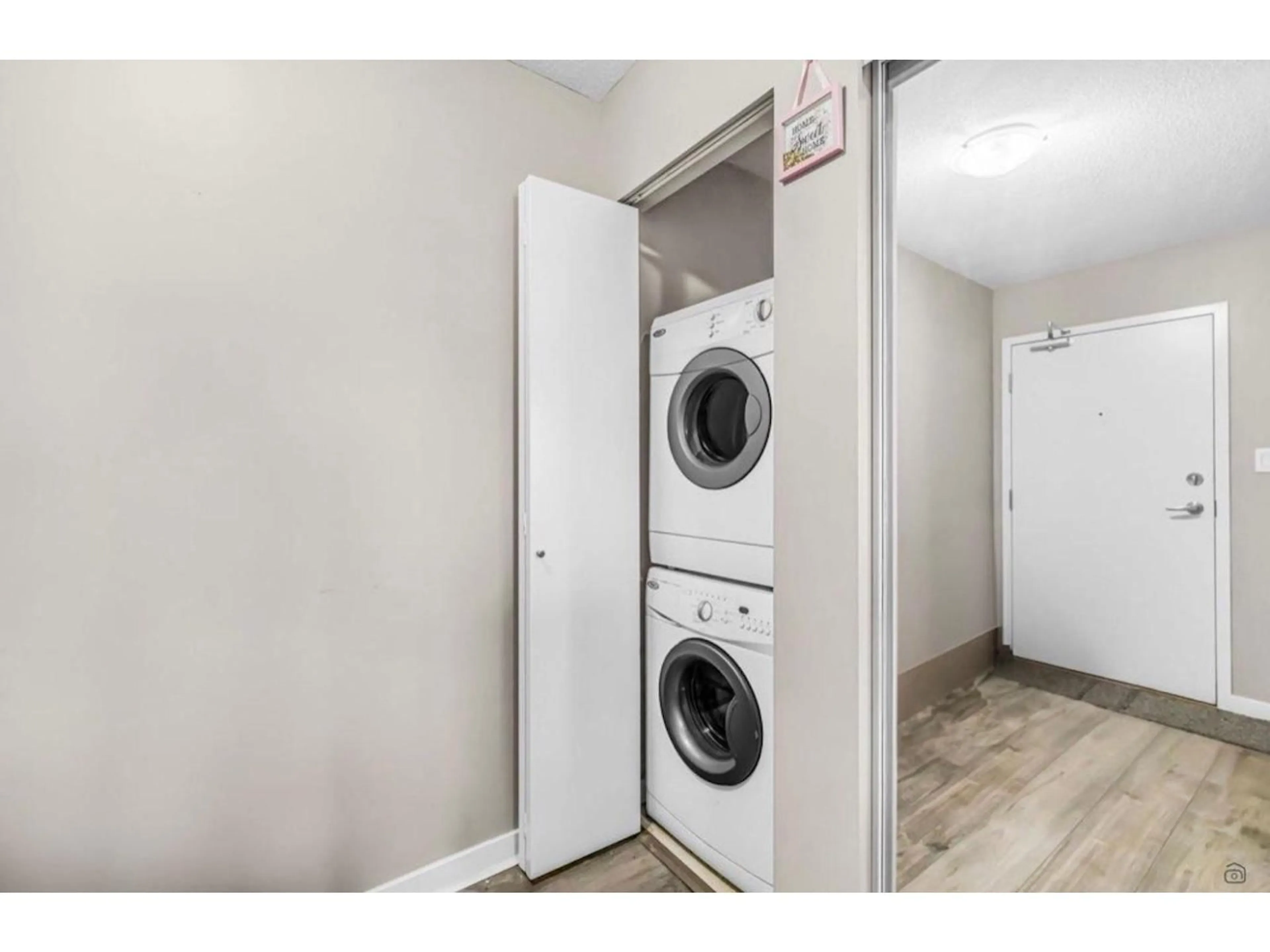 Laundry room for 2904 - 13688 100, Surrey British Columbia V3T0G5