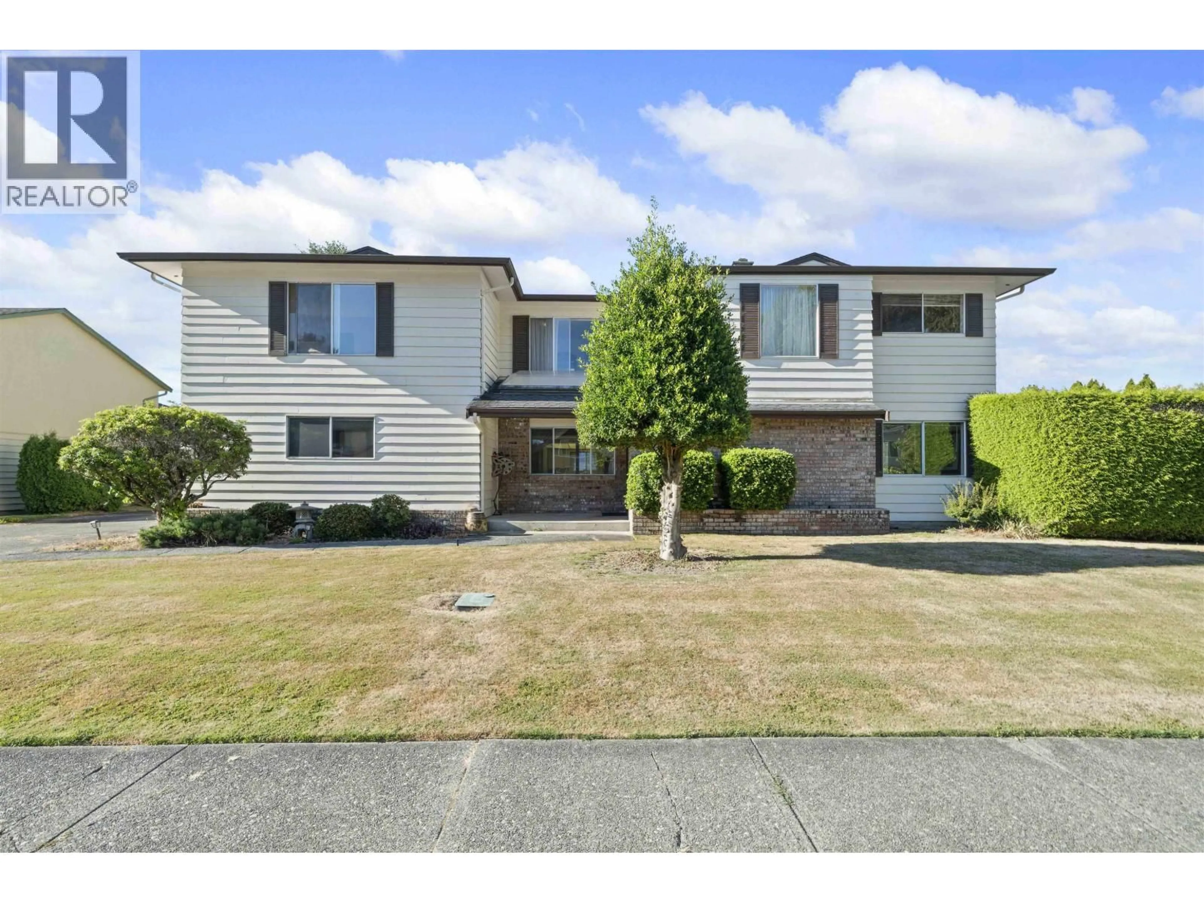 A pic from outside/outdoor area/front of a property/back of a property/a pic from drone, street for 8431 ROSEBANK CRESCENT, Richmond British Columbia V7A2K8