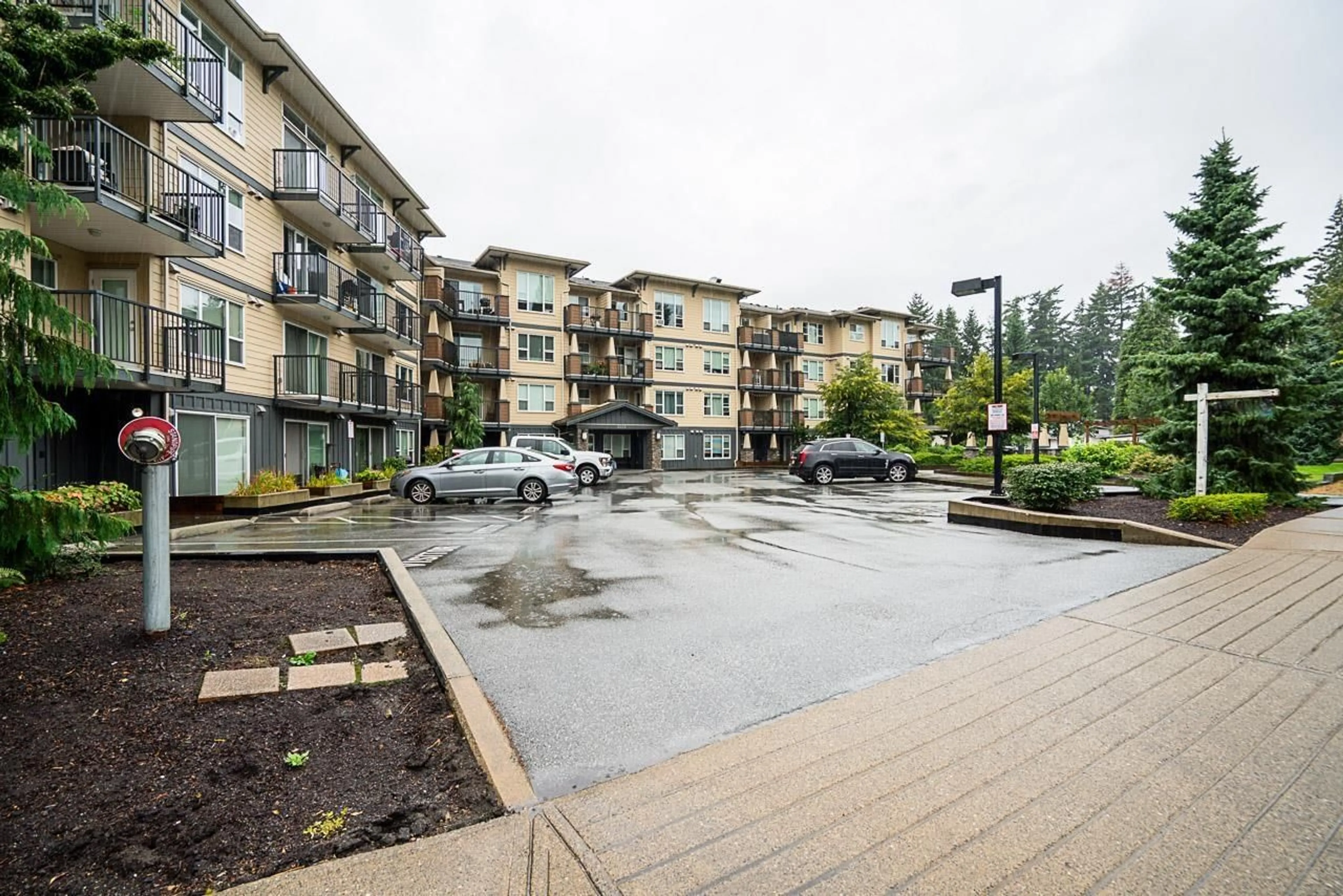Patio, unknown for 222 - 2565 CAMPBELL, Abbotsford British Columbia V2S0E3