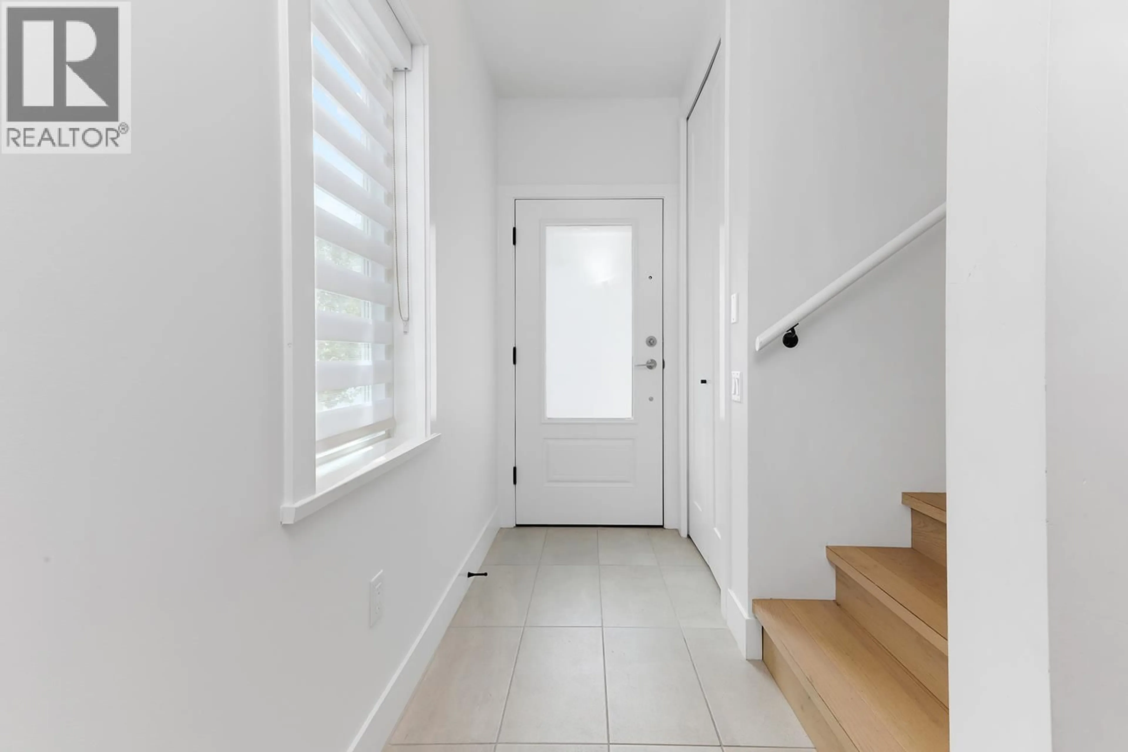 Indoor entryway for 120 - 4638 ORCA WAY, Tsawwassen British Columbia V4M0C2