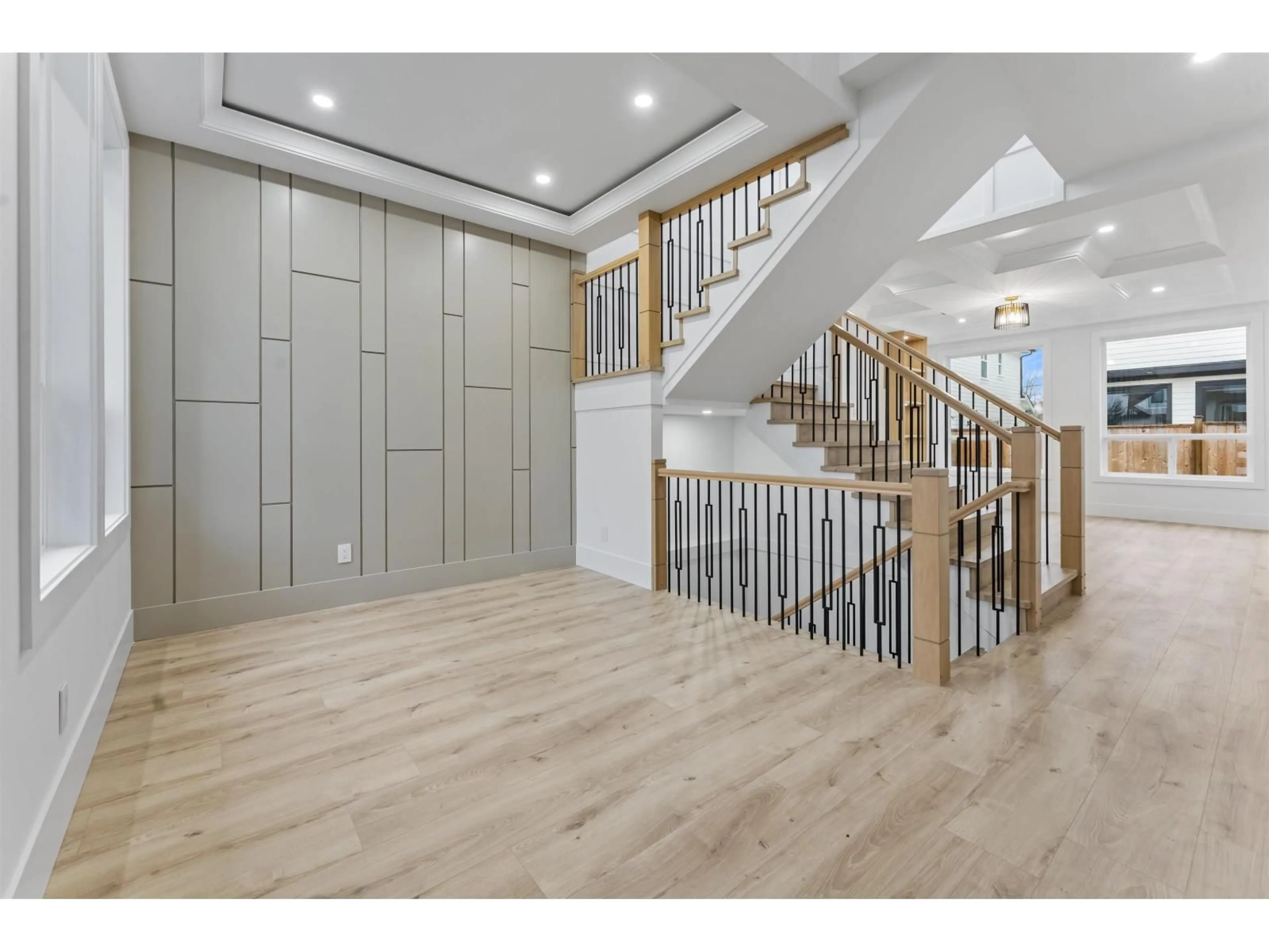 Indoor foyer for 7137 204A, Langley British Columbia V2Y3S7