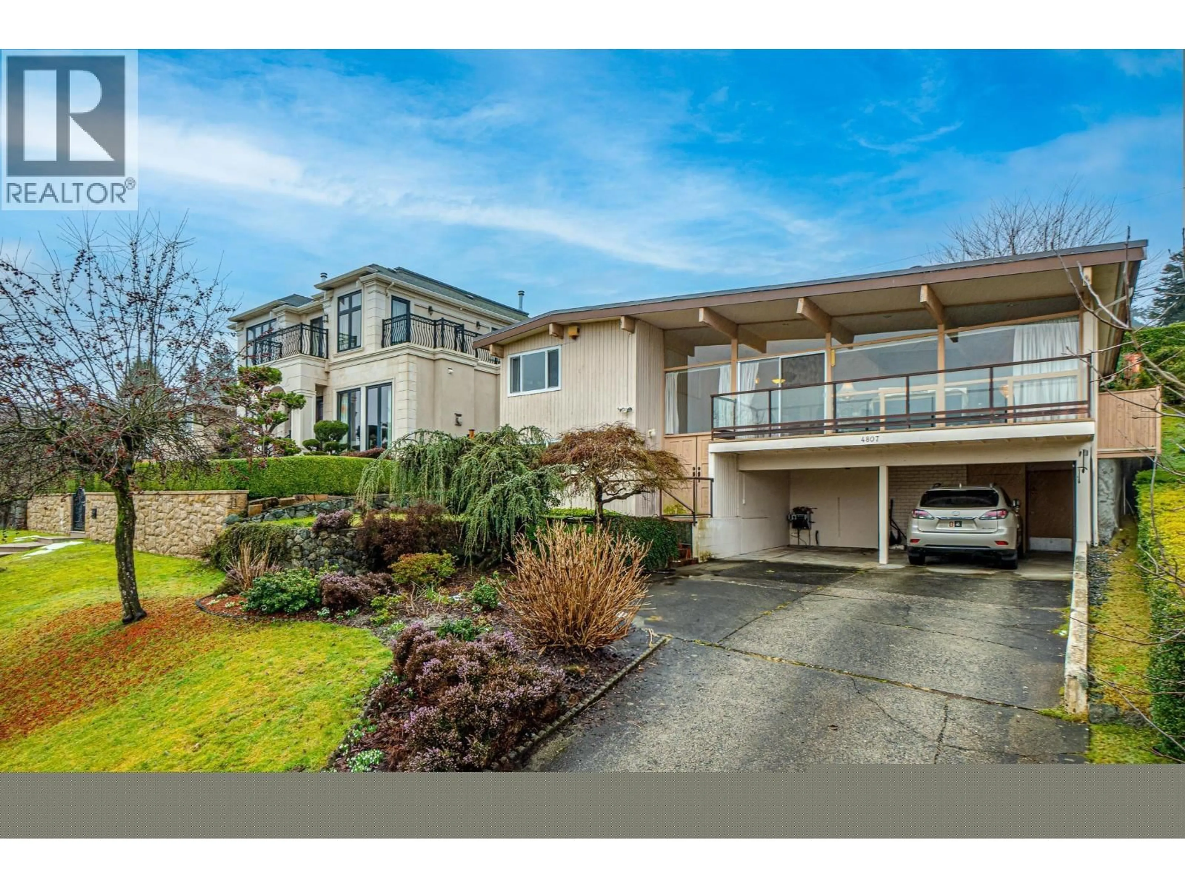 A pic from outside/outdoor area/front of a property/back of a property/a pic from drone, unknown for 4807 PATON STREET, Vancouver British Columbia V6L2H9