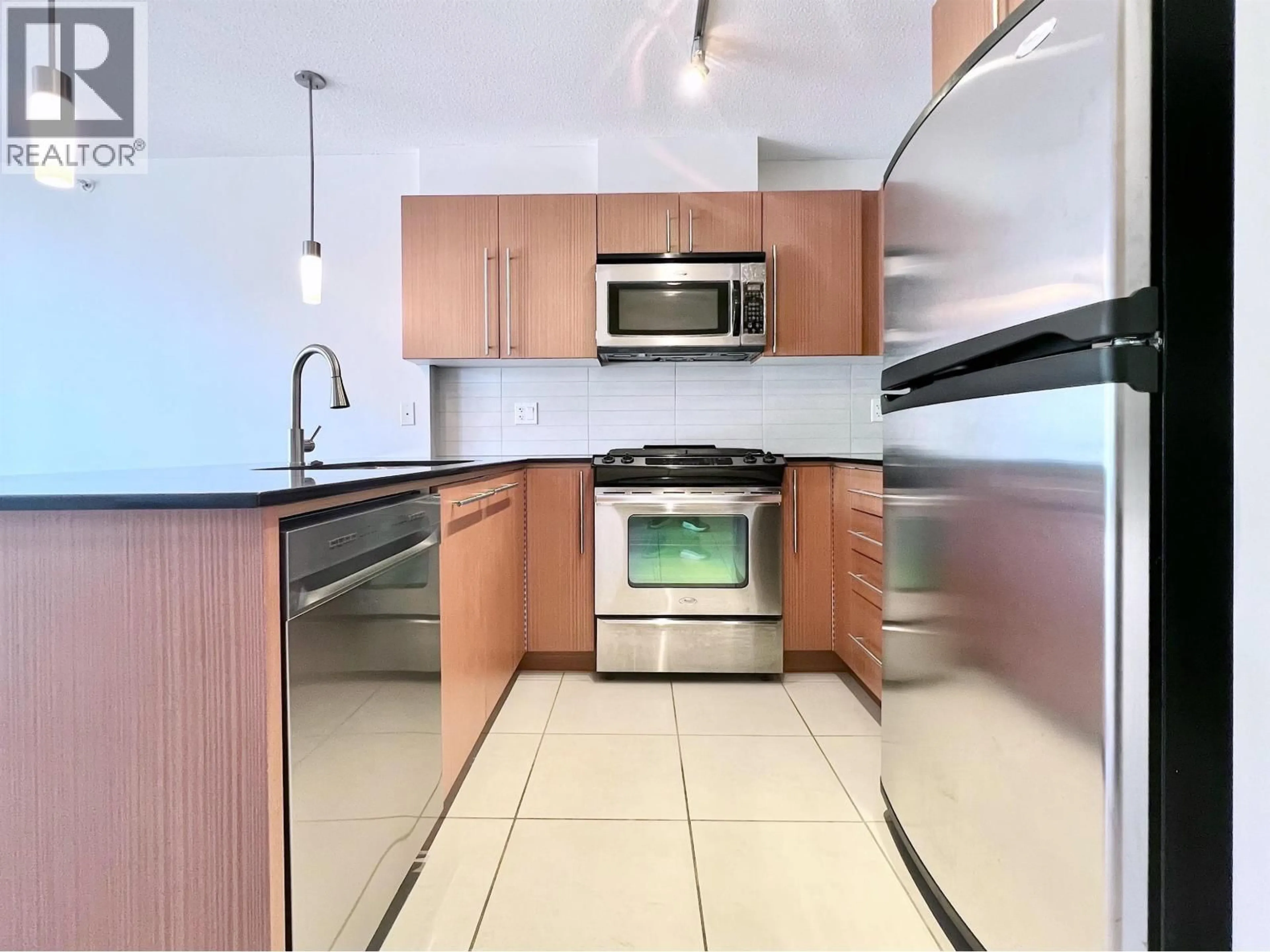 Standard kitchen, unknown for 904 - 4888 BRENTWOOD DRIVE, Burnaby British Columbia V5C0C6