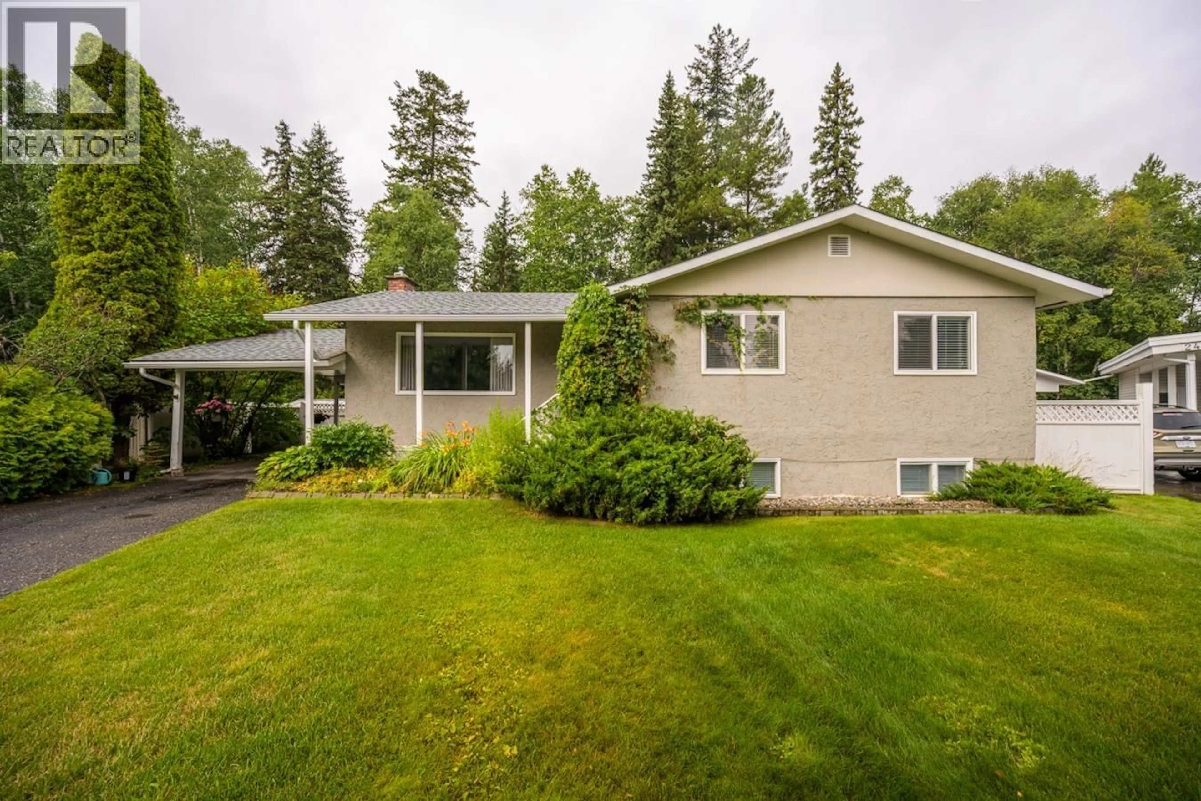Home with vinyl exterior material, unknown for 2445 LISGAR CRESCENT, Prince George British Columbia V2N1C4