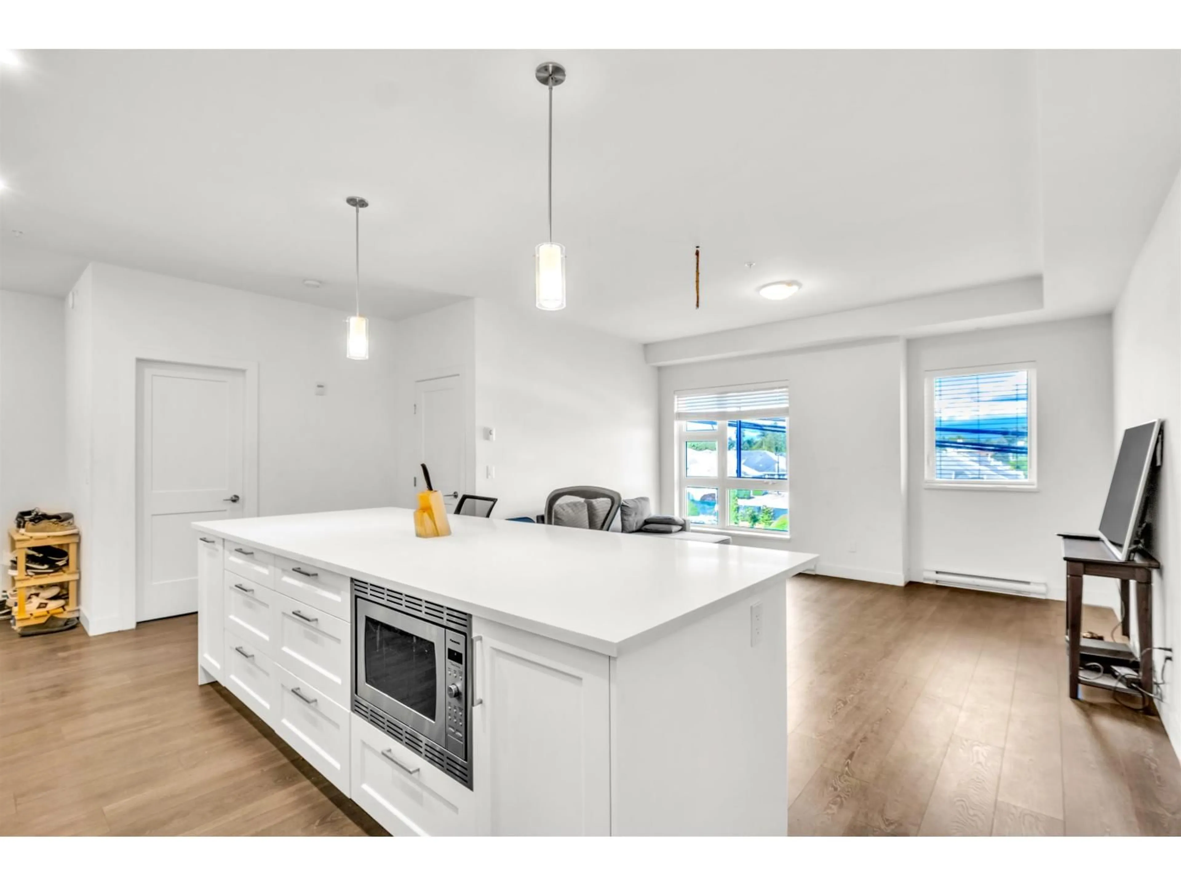 Open concept kitchen, unknown for 64 - 1419 MCCALLUM, Abbotsford British Columbia V2S8B2