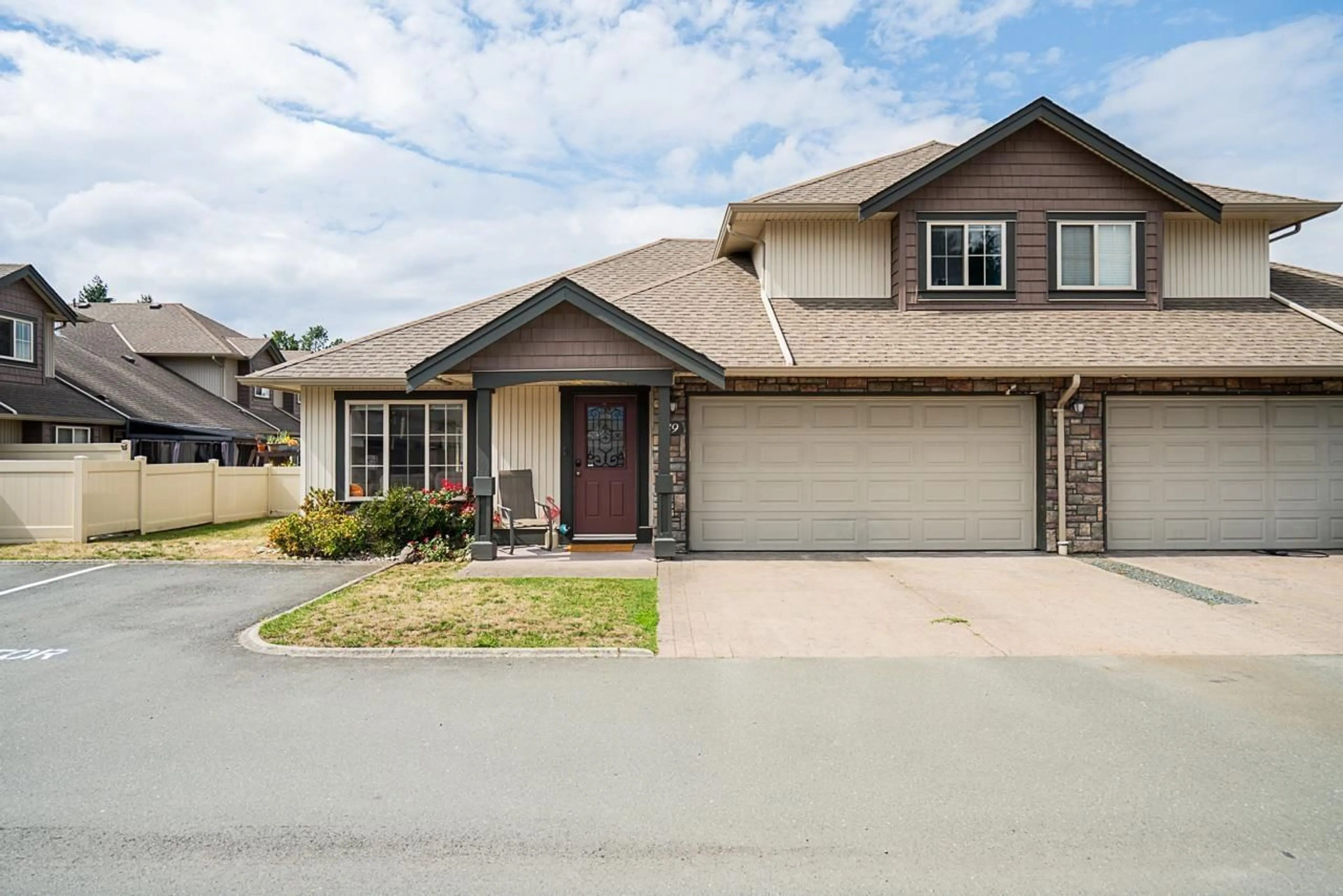 Home with vinyl exterior material, street for 39 - 6450 BLACKWOOD LANE, Chilliwack British Columbia V2R5Z3