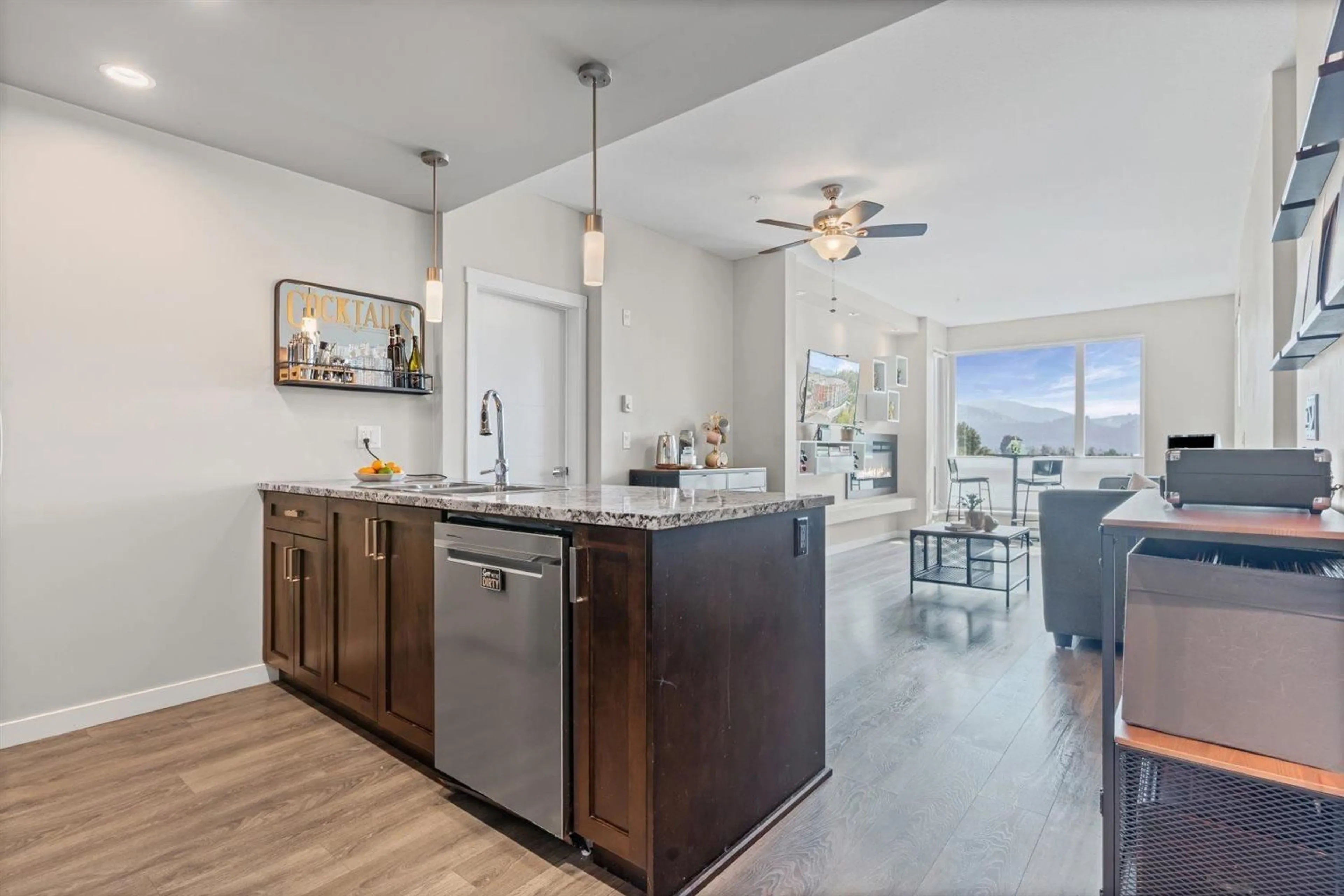 Open concept kitchen, unknown for 211 - 2242 WHATCOM, Abbotsford British Columbia V3G0G3