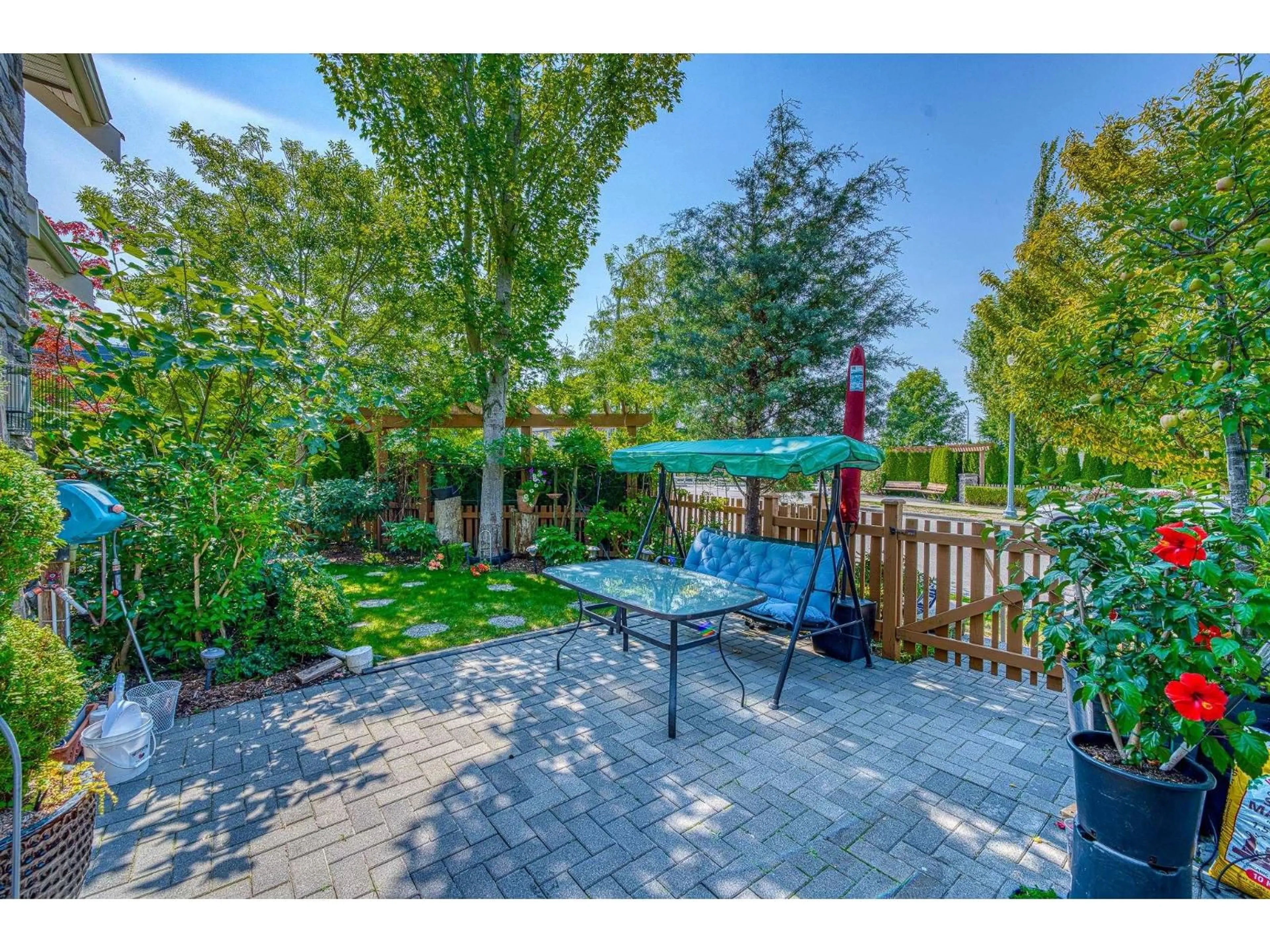 Patio, unknown for 7 - 2456 163, Surrey British Columbia V3Z8B8