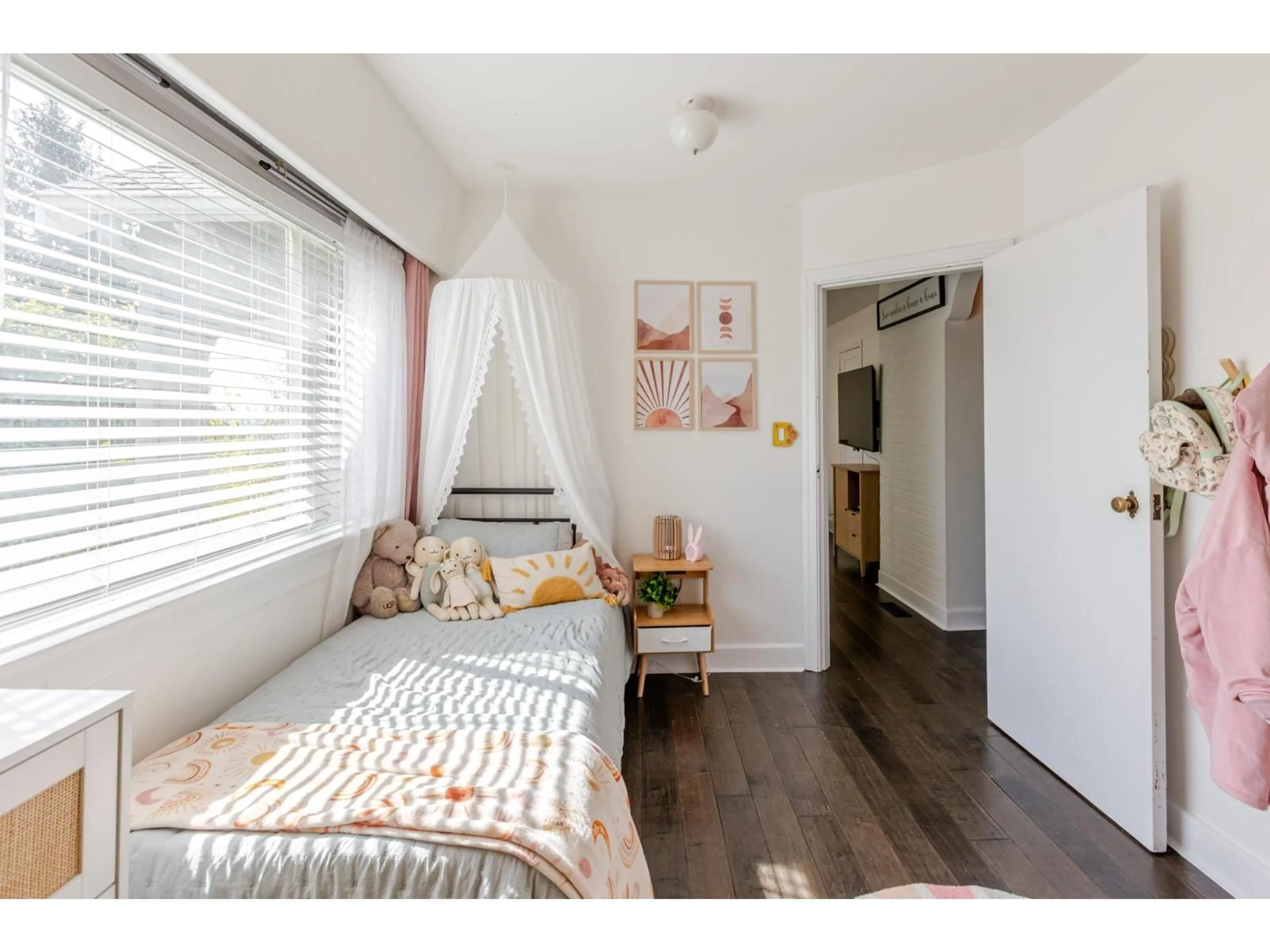 A pic of a room for 33479 5, Mission British Columbia V2V1X4