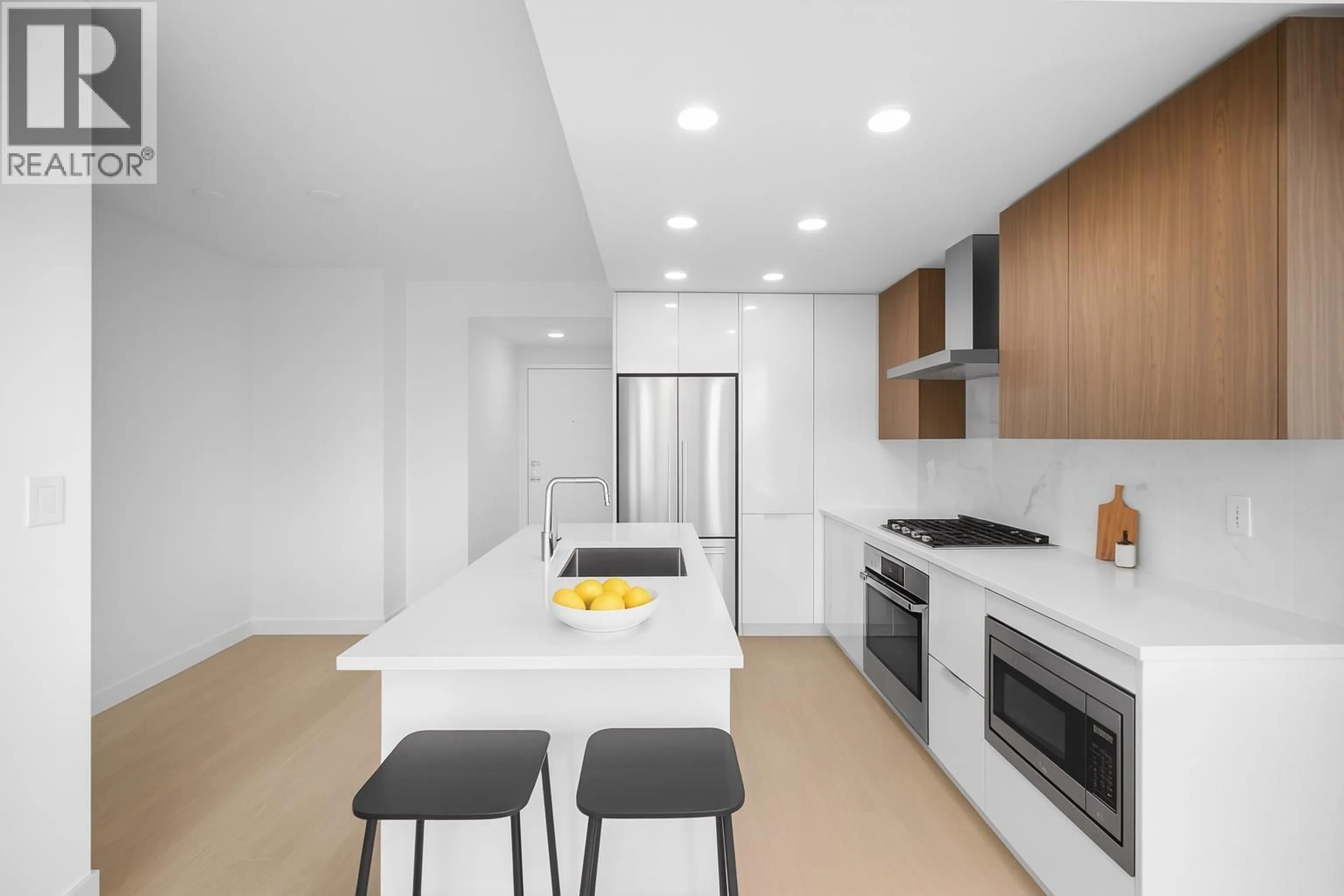 Contemporary kitchen, ceramic/tile floor for 2107 - 7769 PARK CRESCENT, Burnaby British Columbia V3N0J7