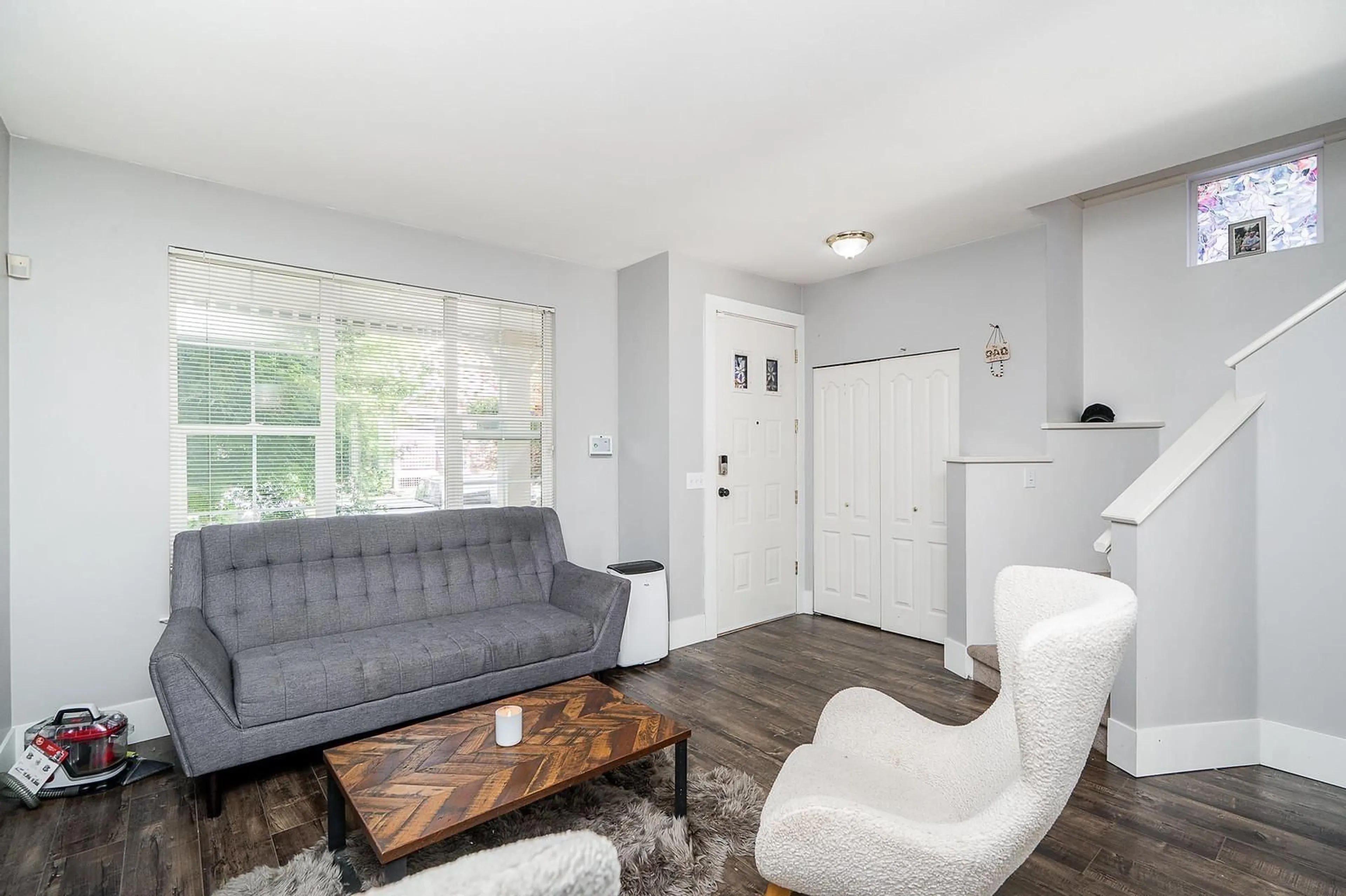 Living room with furniture, unknown for 6671 185A, Surrey British Columbia V3S9B7