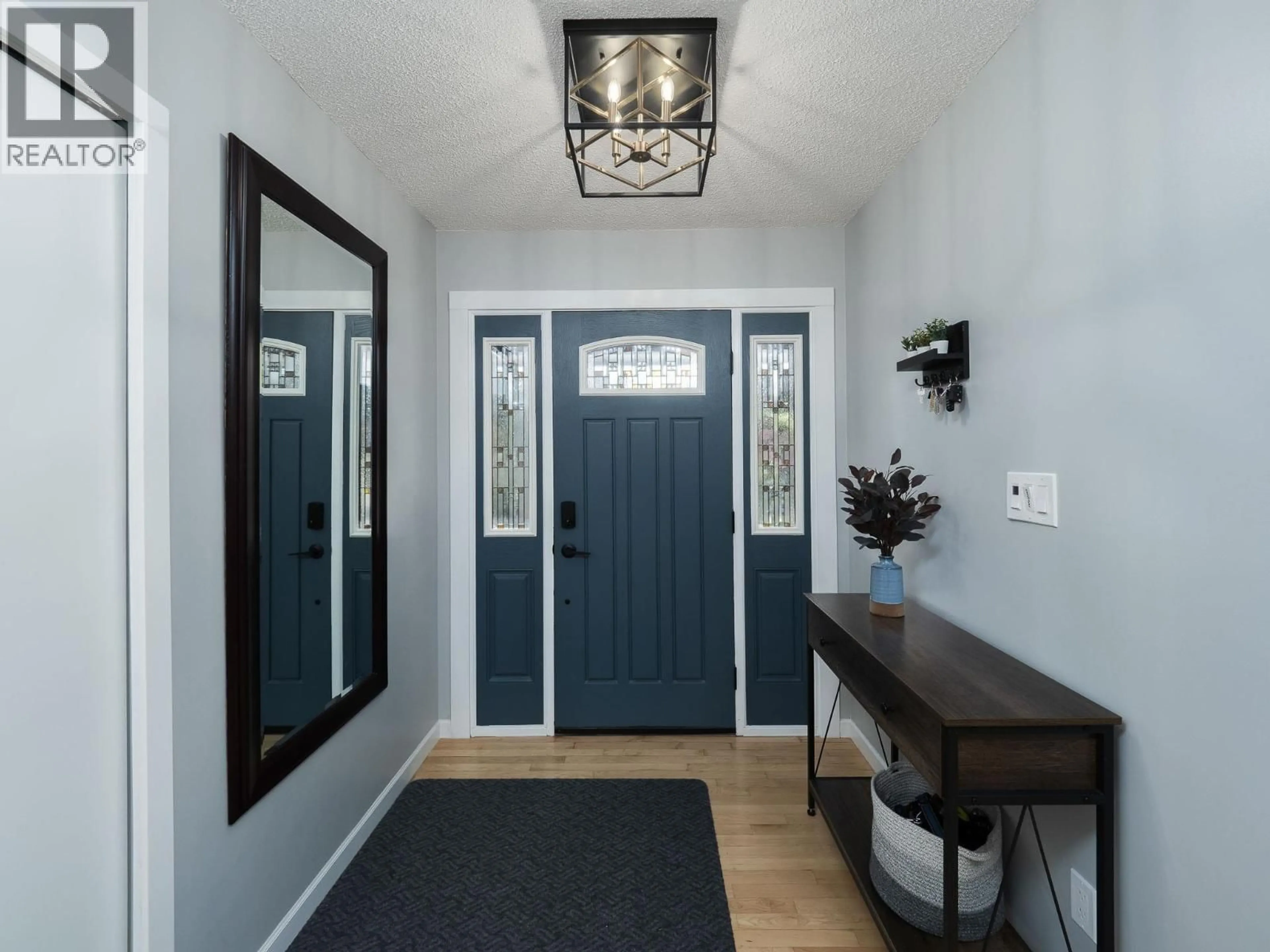 Indoor entryway for 5912 RIVERDALE CRESCENT, Prince George British Columbia V2K4Y7