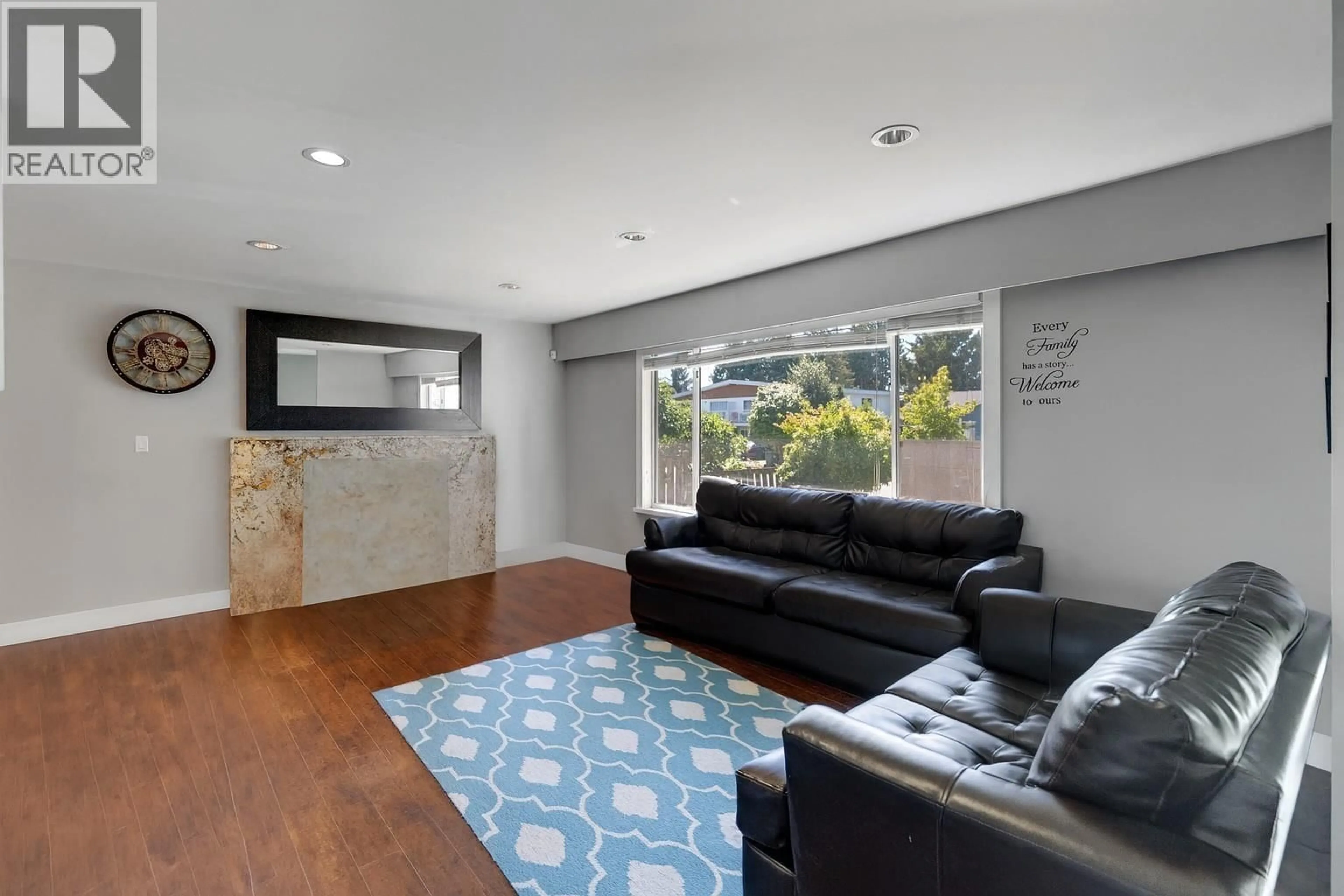 Living room with furniture, unknown for 9380 ARVIDA DRIVE, Richmond British Columbia V7A3P4