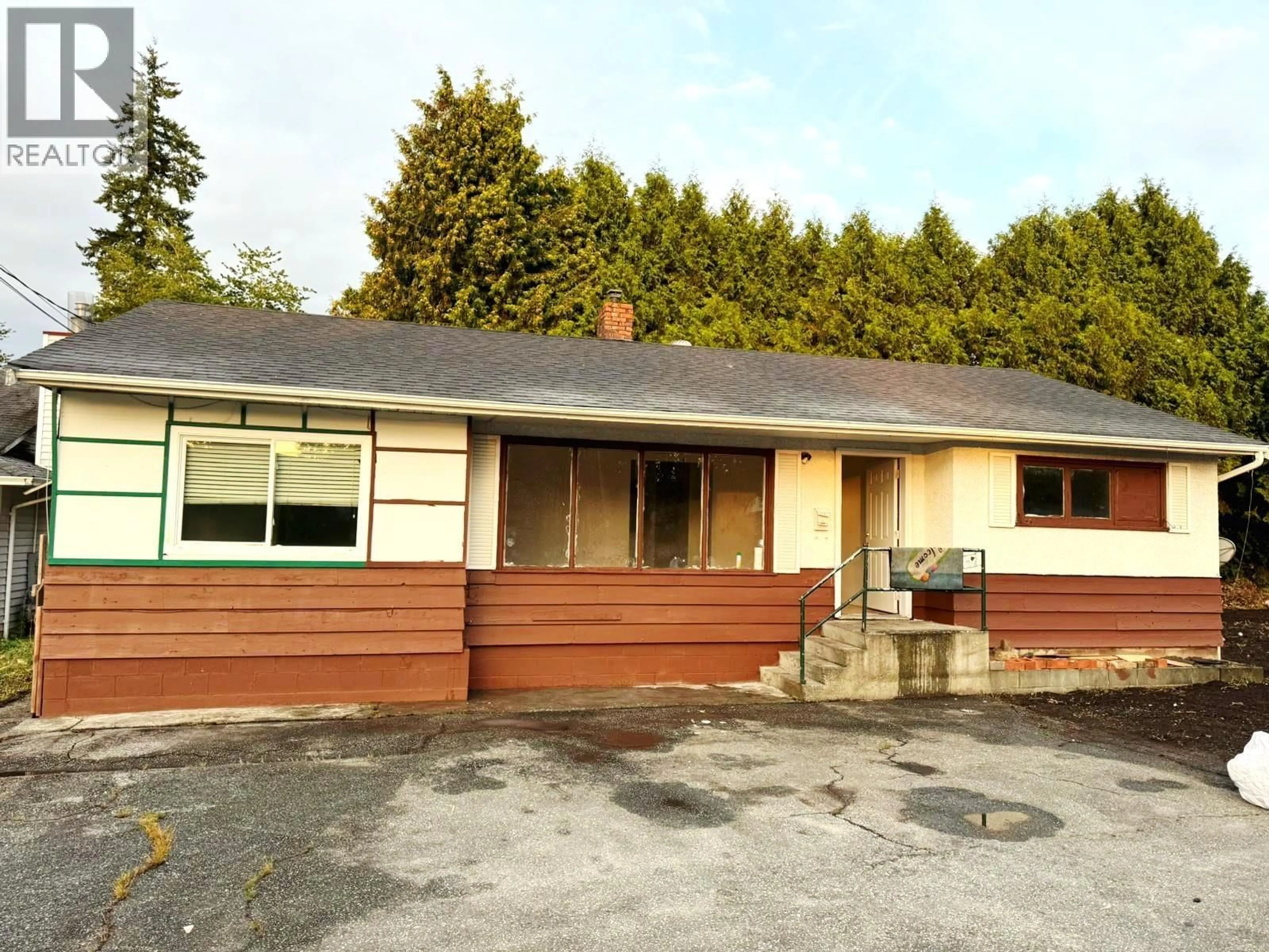 Home with vinyl exterior material, street for 12052 232 STREET, Maple Ridge British Columbia V2X6T3