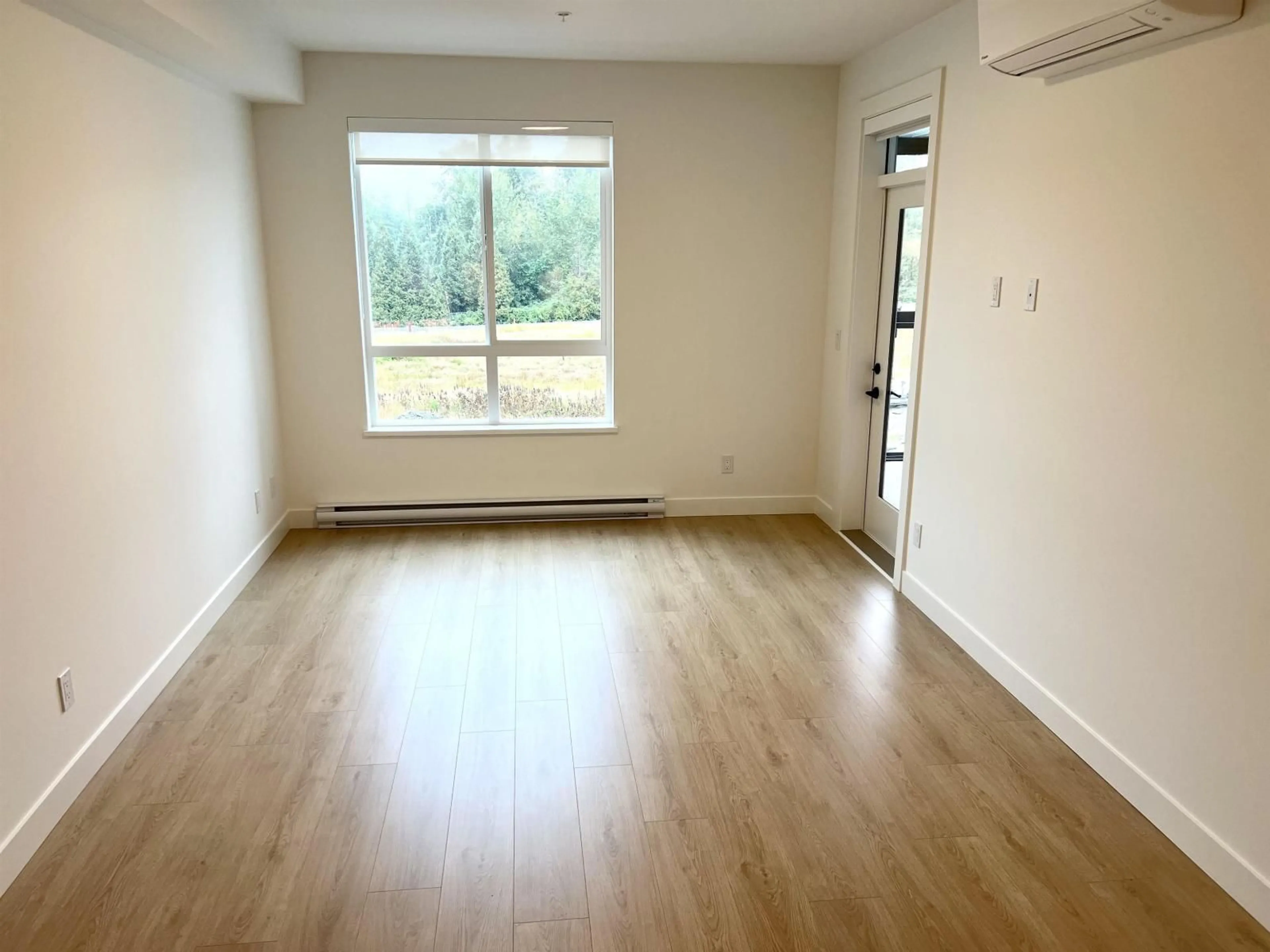 A pic of a room for 108 - 19911 76TH, Langley British Columbia V2Y1S1
