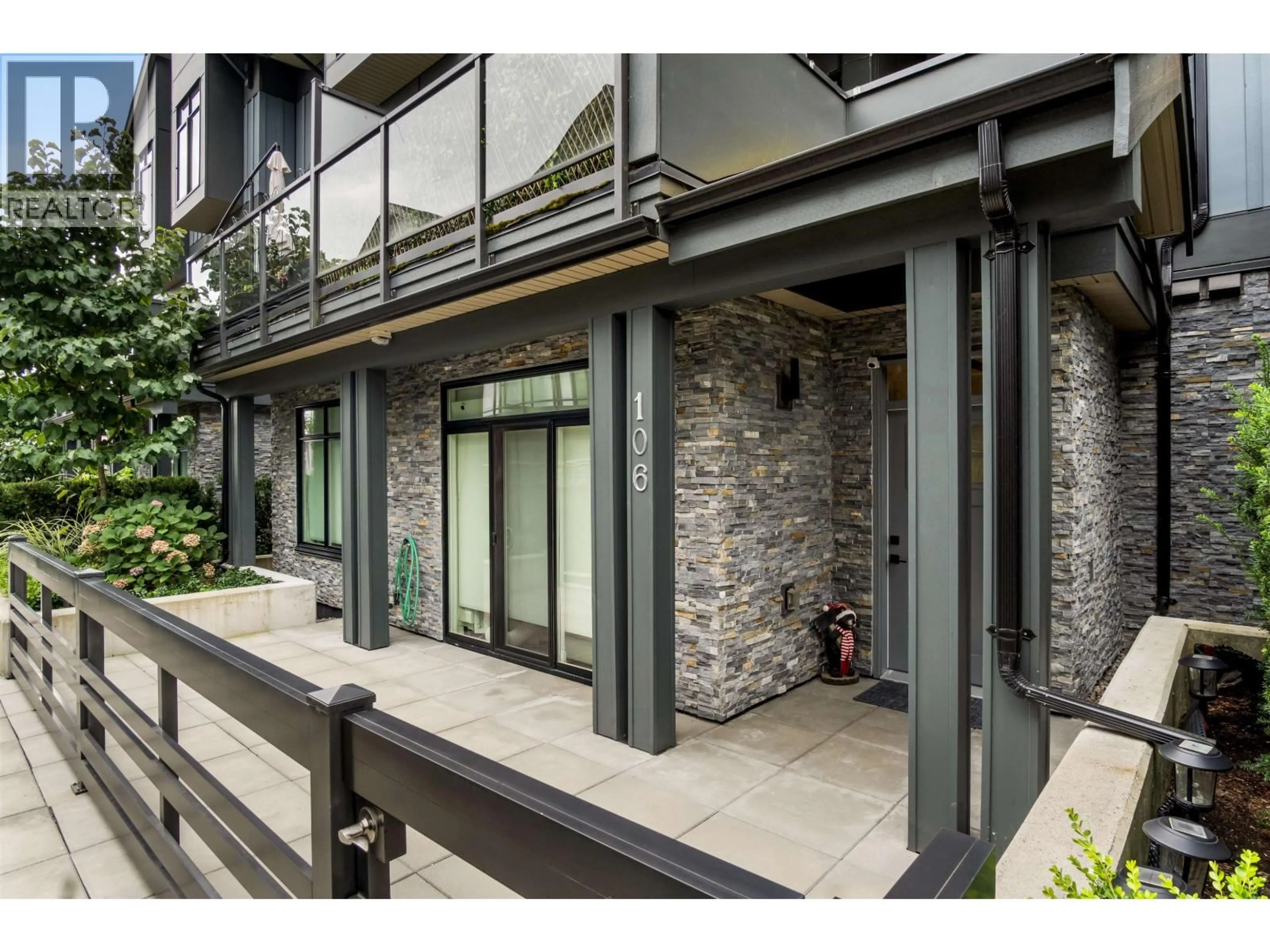 Patio, street for 106 - 7131 17TH AVENUE, Burnaby British Columbia V3N1K8