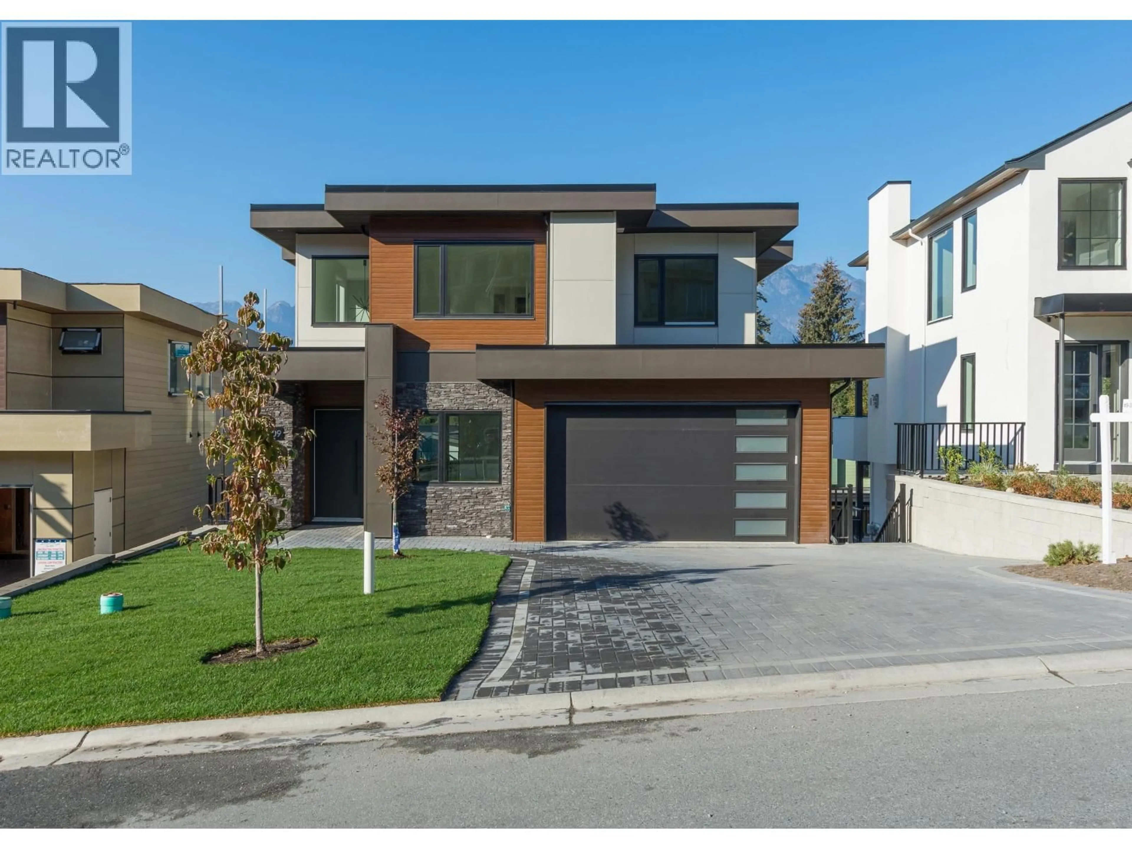 Home with brick exterior material, street for 9 - 3385 MAMQUAM ROAD, Squamish British Columbia V8B0E3