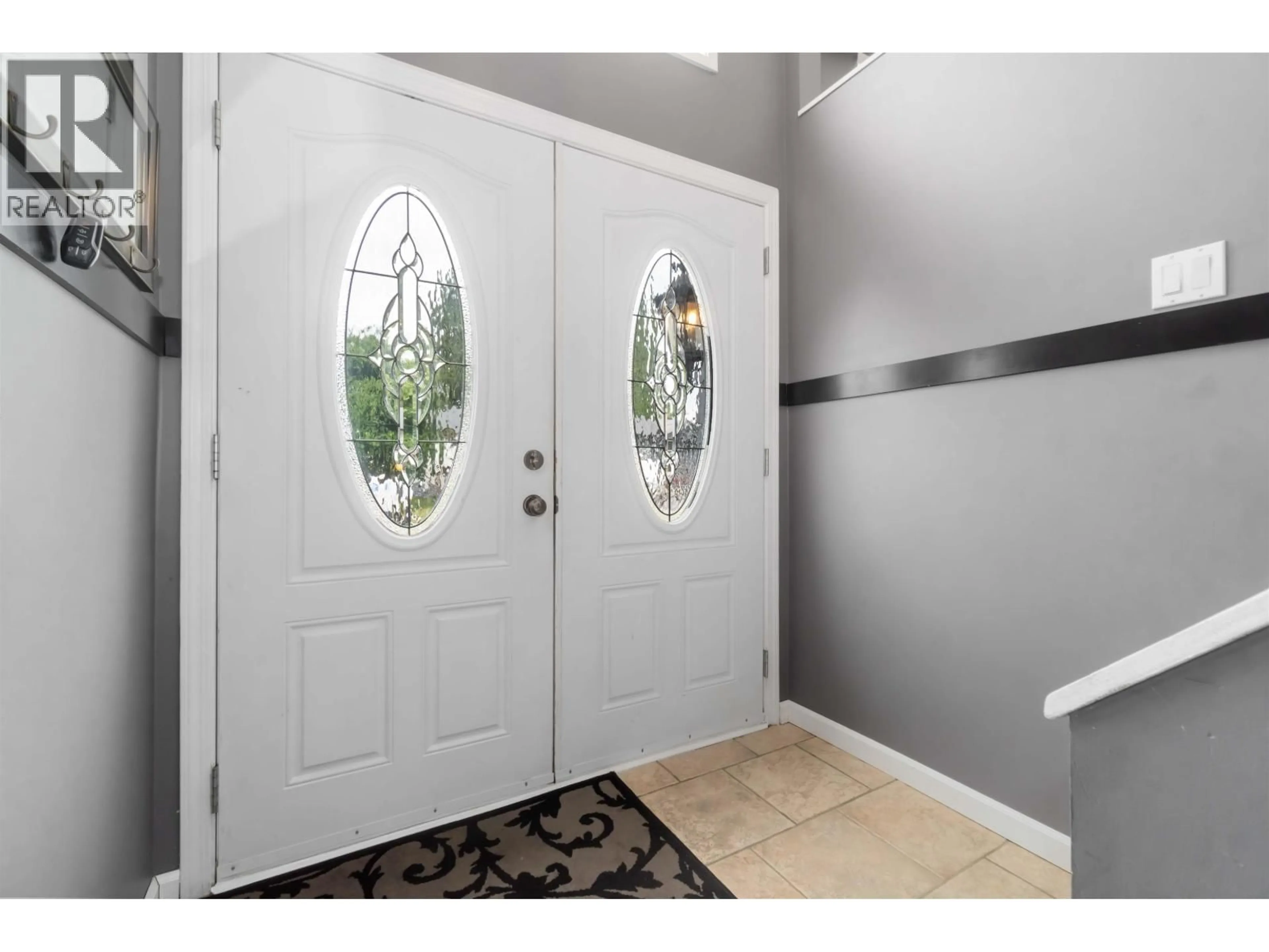 Indoor entryway for 1088 FRASER AVENUE, Port Coquitlam British Columbia V3B1L8