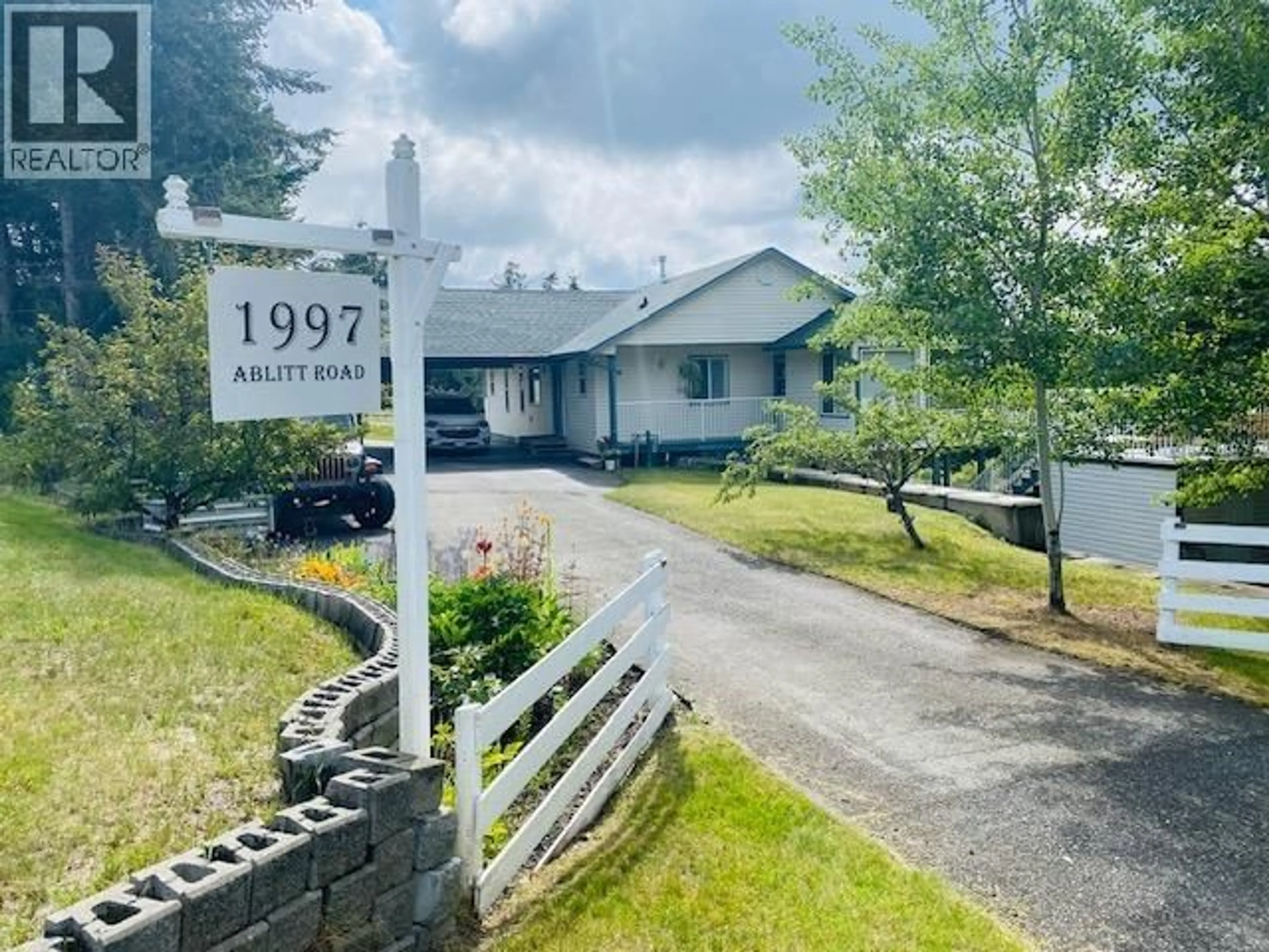 A pic from outside/outdoor area/front of a property/back of a property/a pic from drone, street for 1997 ABLITT ROAD, Williams Lake British Columbia V2G5C7