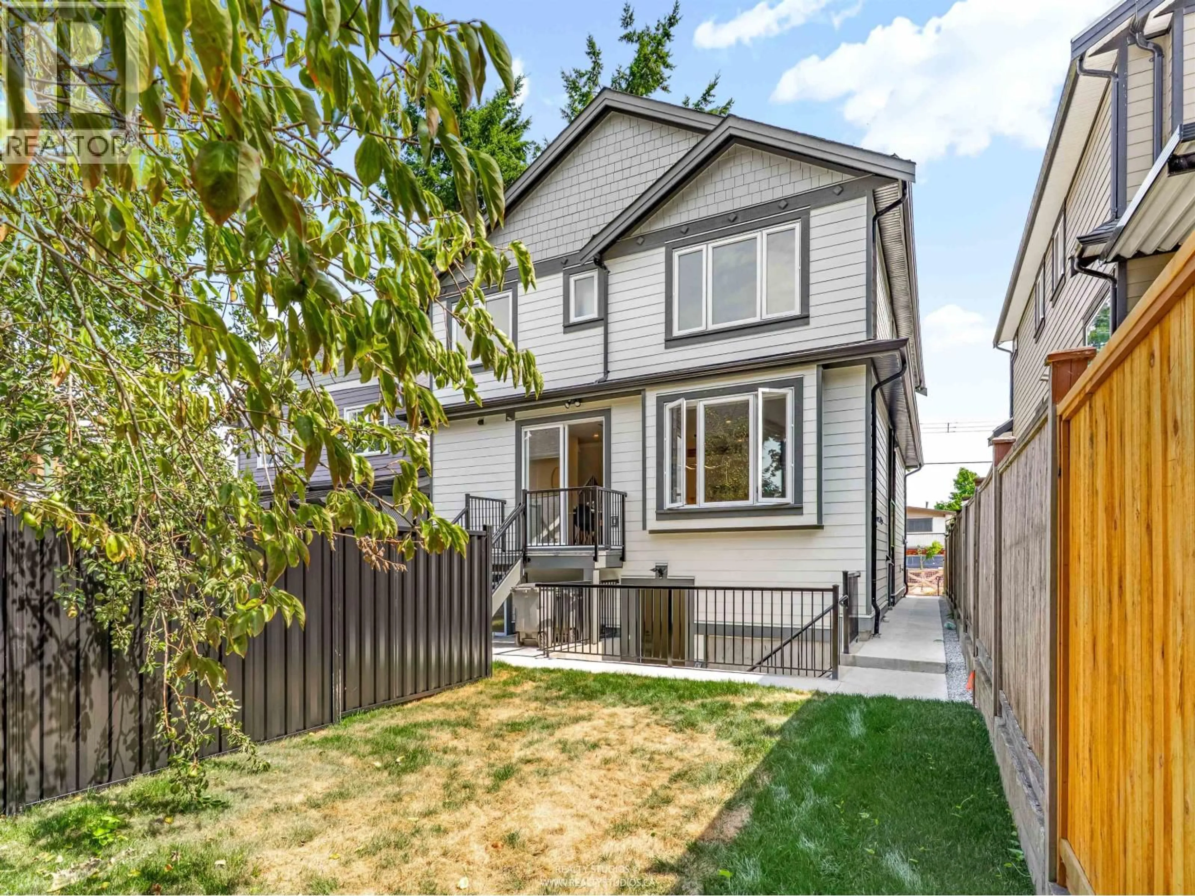 Unknown for 2 - 5221 CLARENDON STREET, Vancouver British Columbia V5R3J7