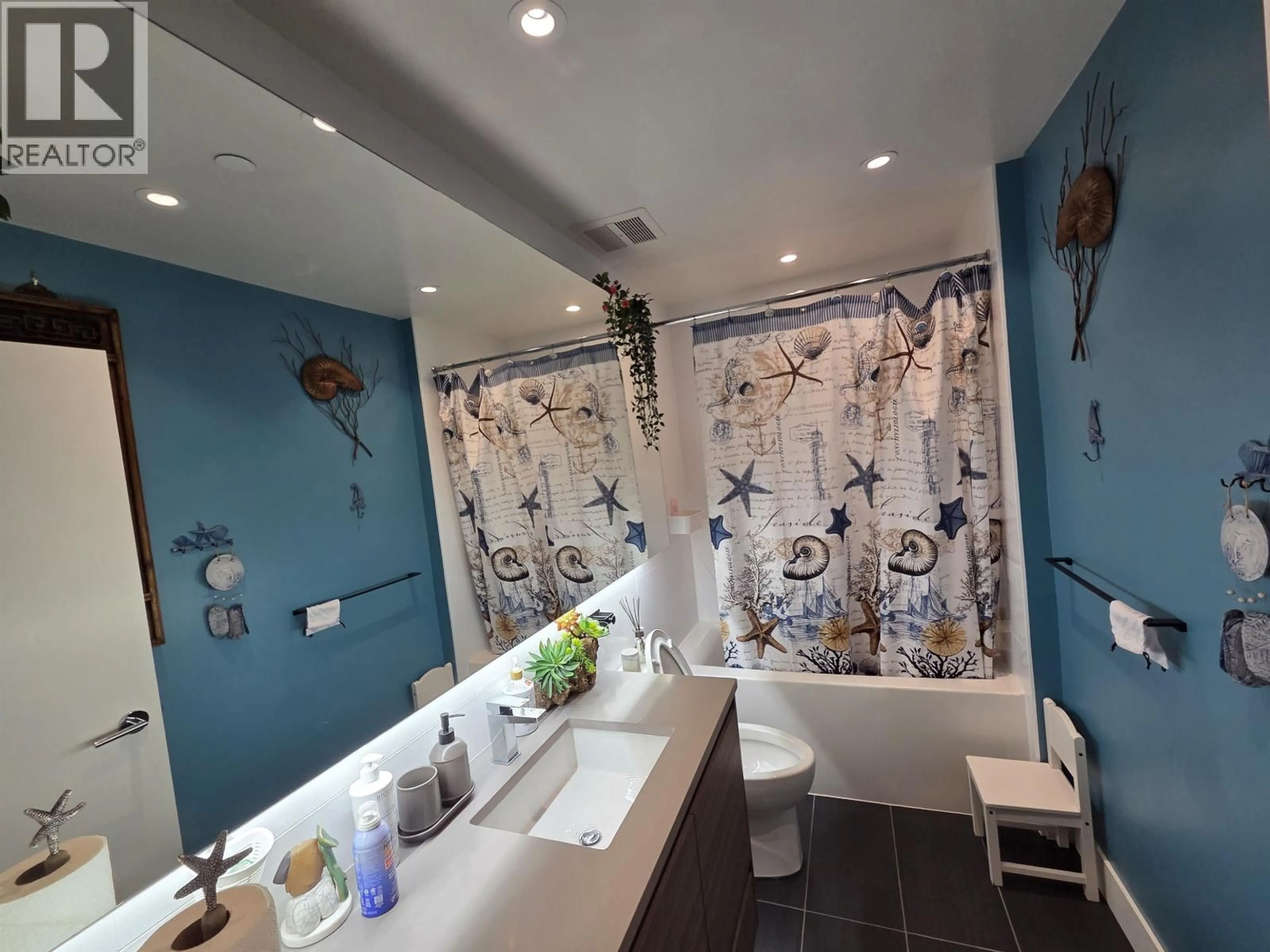 Standard bathroom, ceramic/tile floor for 8 - 8589 RIVERGRASS DRIVE, Vancouver British Columbia V5S0J7