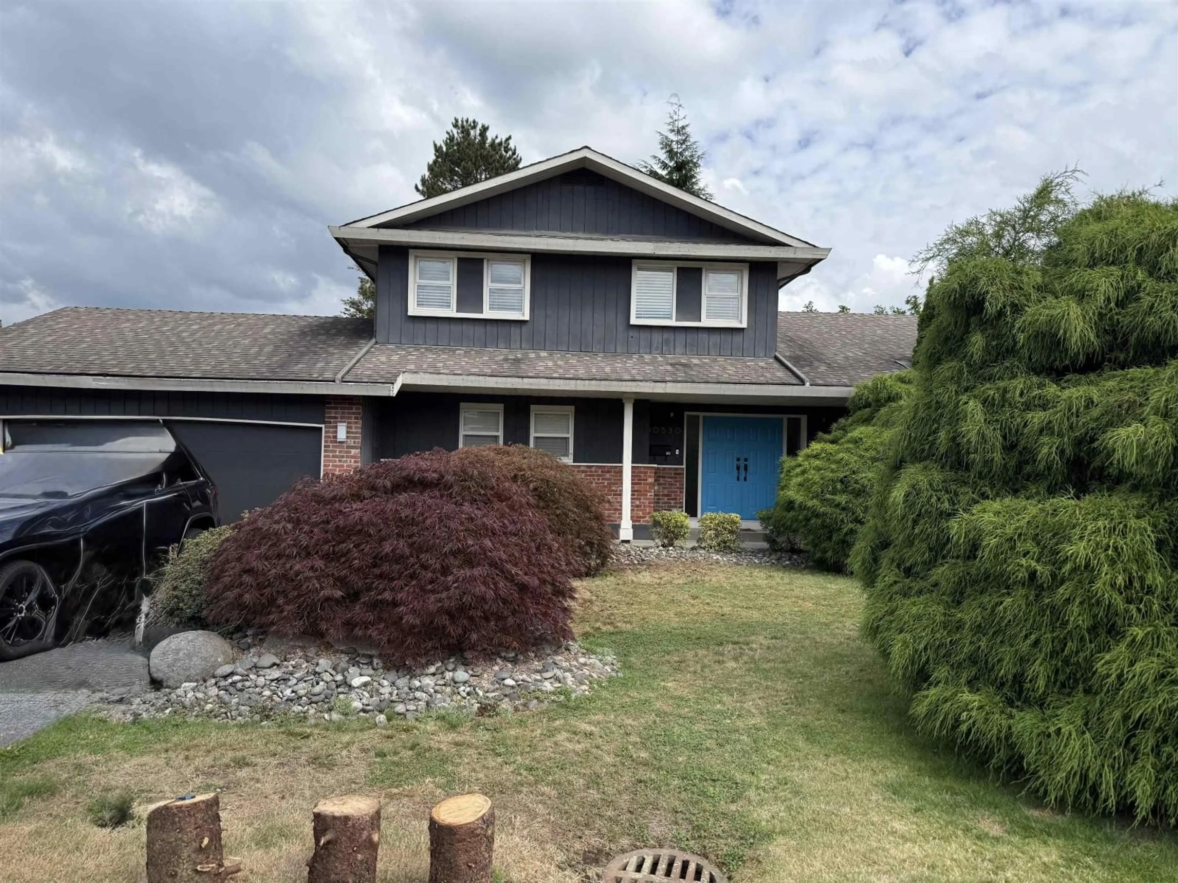 Home with vinyl exterior material, street for 10530 168, Surrey British Columbia V4N1R9