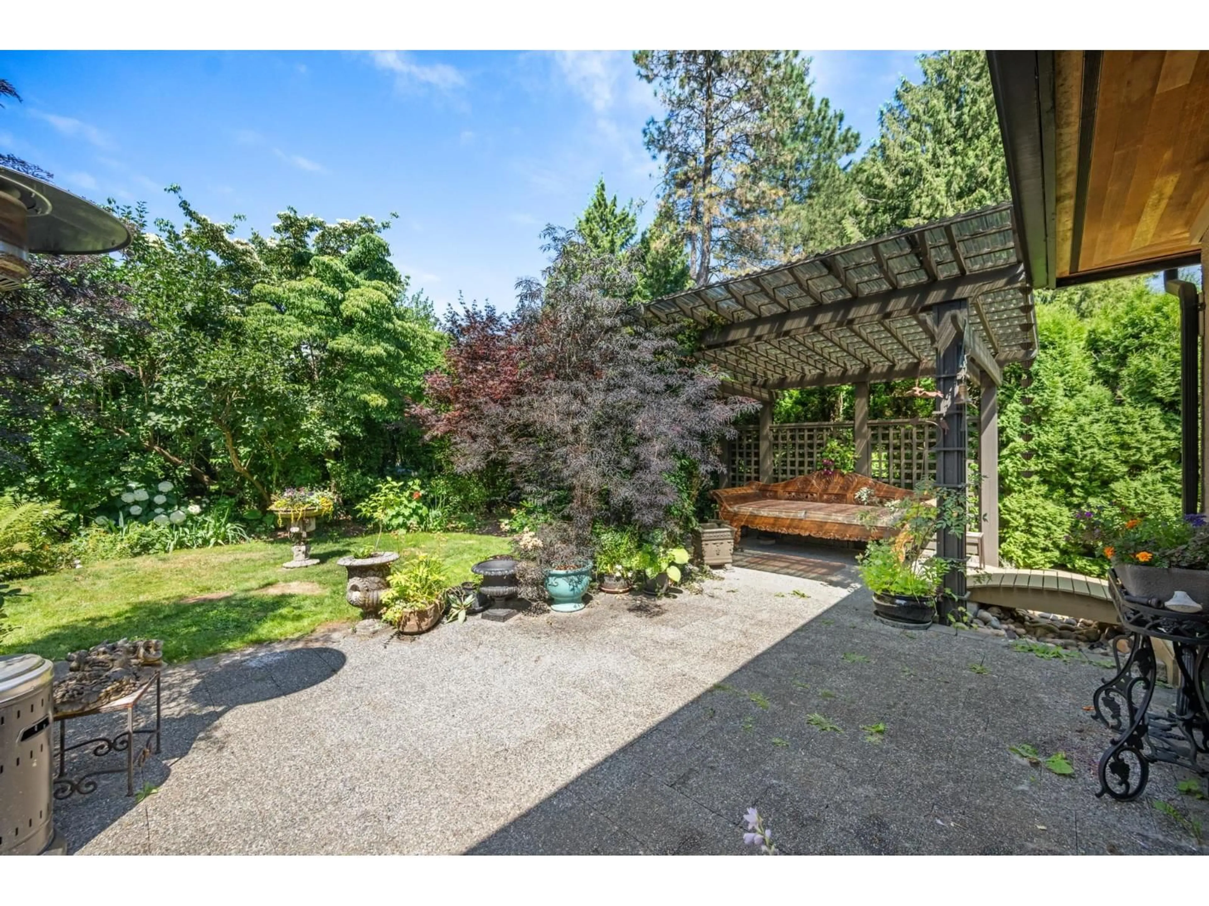 Patio, unknown for 14735 109A, Surrey British Columbia V3R1Y7