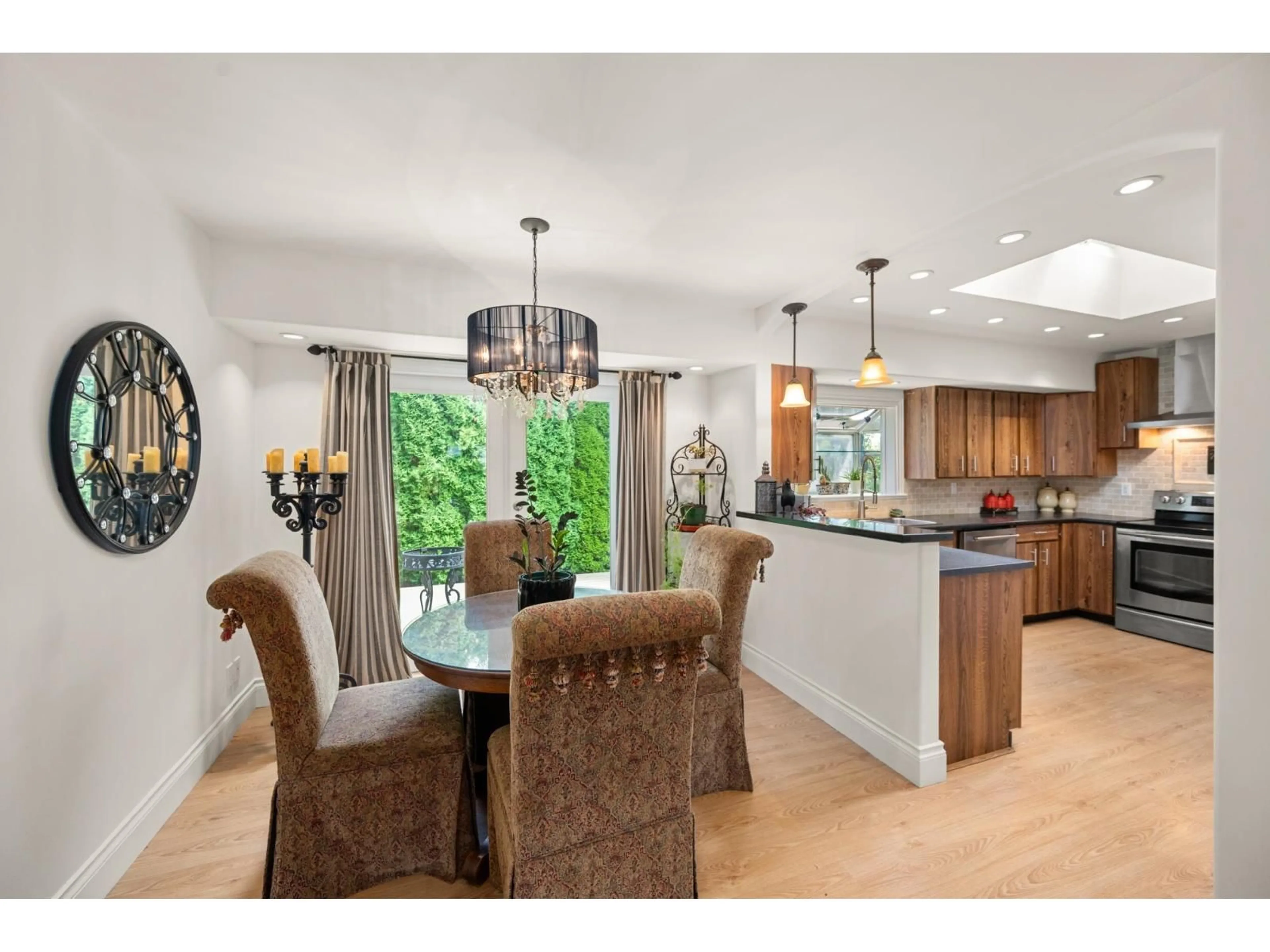 Open concept kitchen, unknown for 14735 109A, Surrey British Columbia V3R1Y7