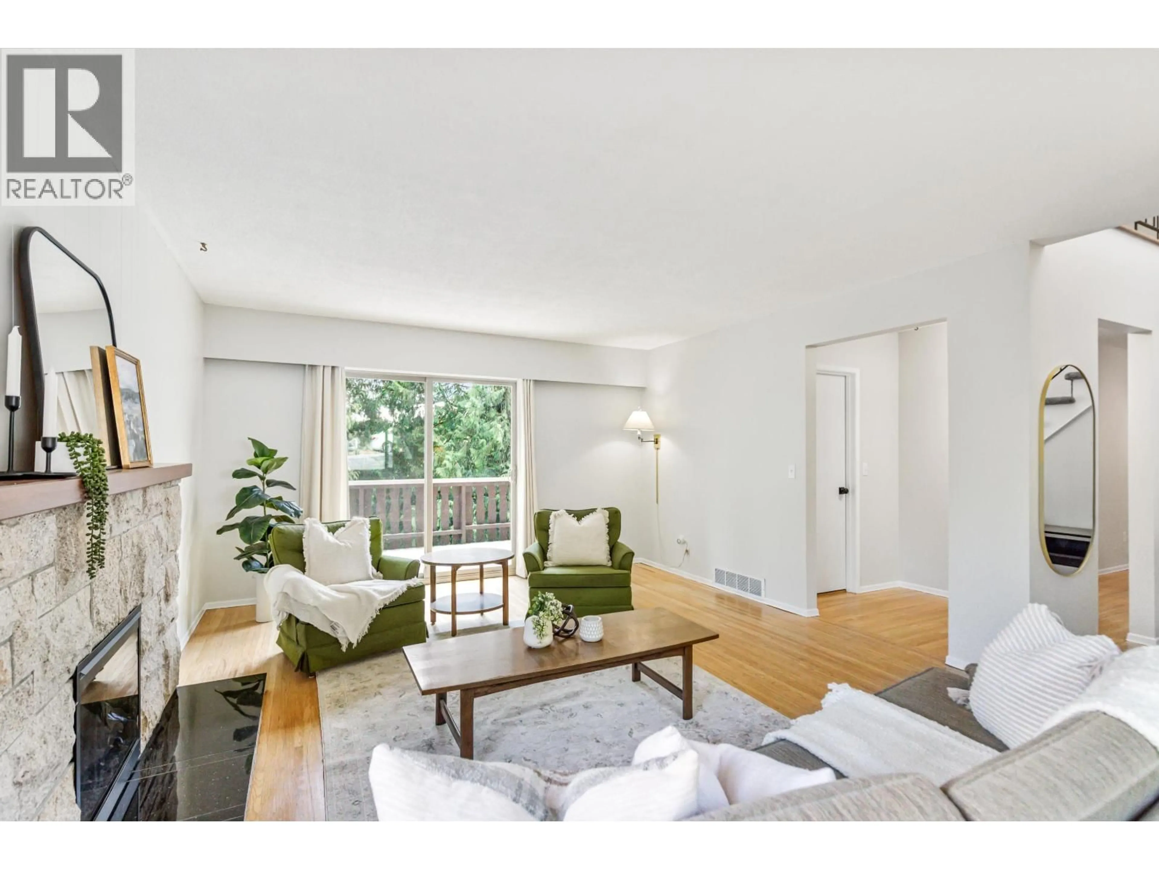 Living room with furniture, wood/laminate floor for 230 HARVARD DRIVE, Port Moody British Columbia V3H1S8