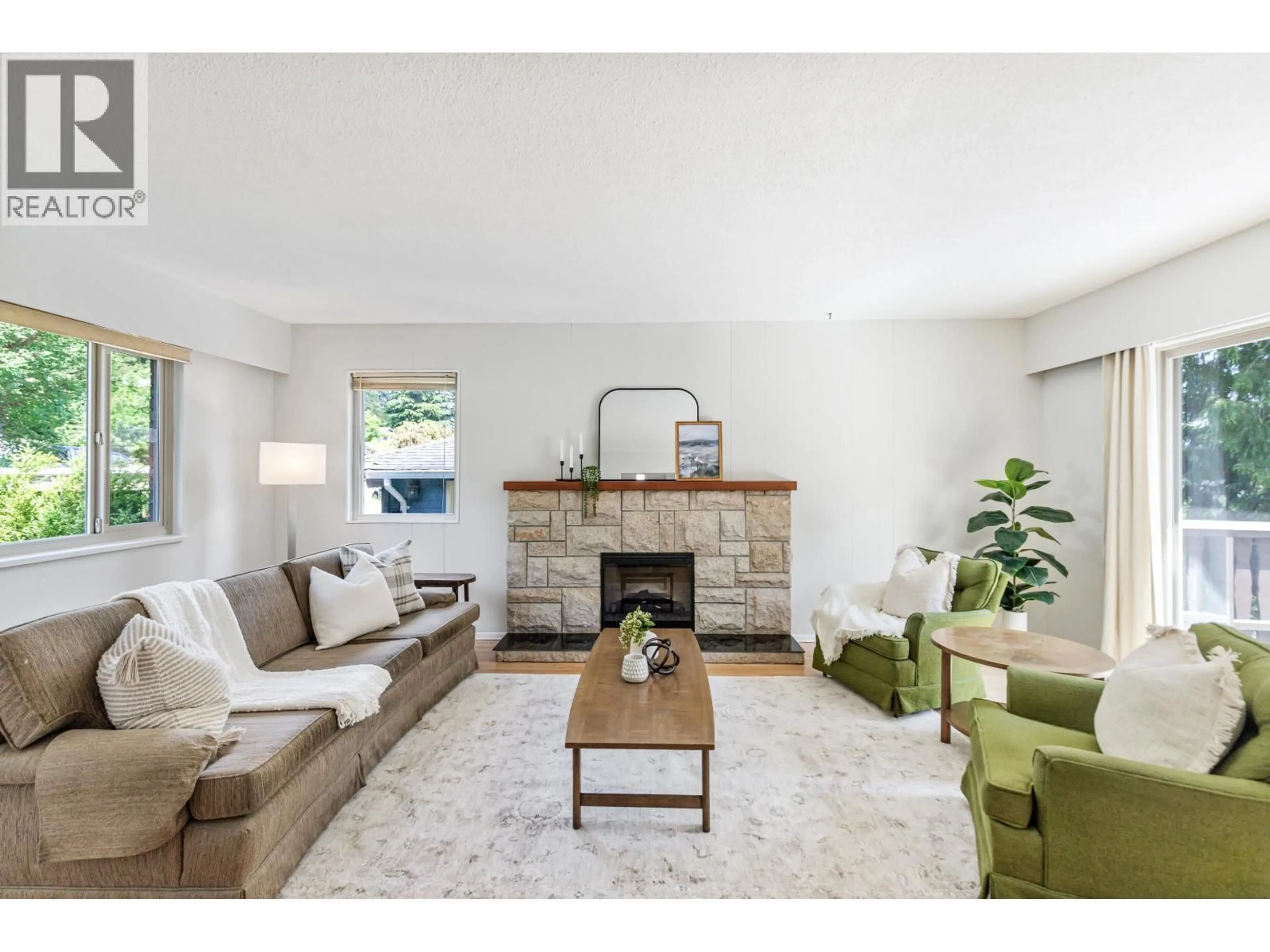 Living room with furniture, unknown for 230 HARVARD DRIVE, Port Moody British Columbia V3H1S8