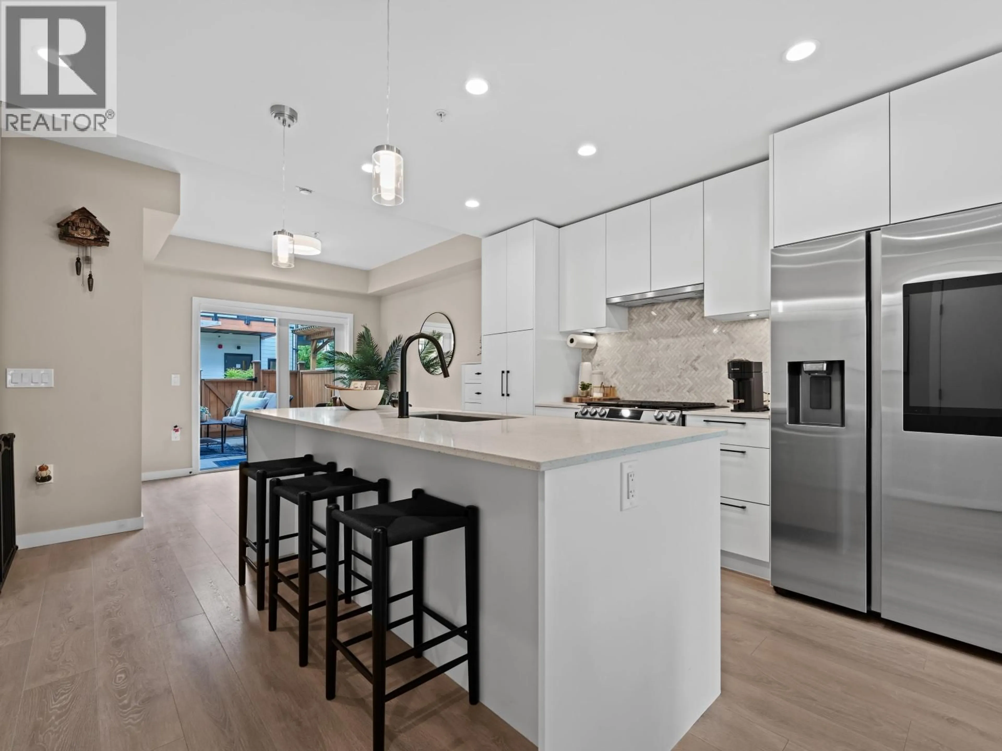 Open concept kitchen, unknown for 161 - 565 2ND STREET, North Vancouver British Columbia V7L1E1
