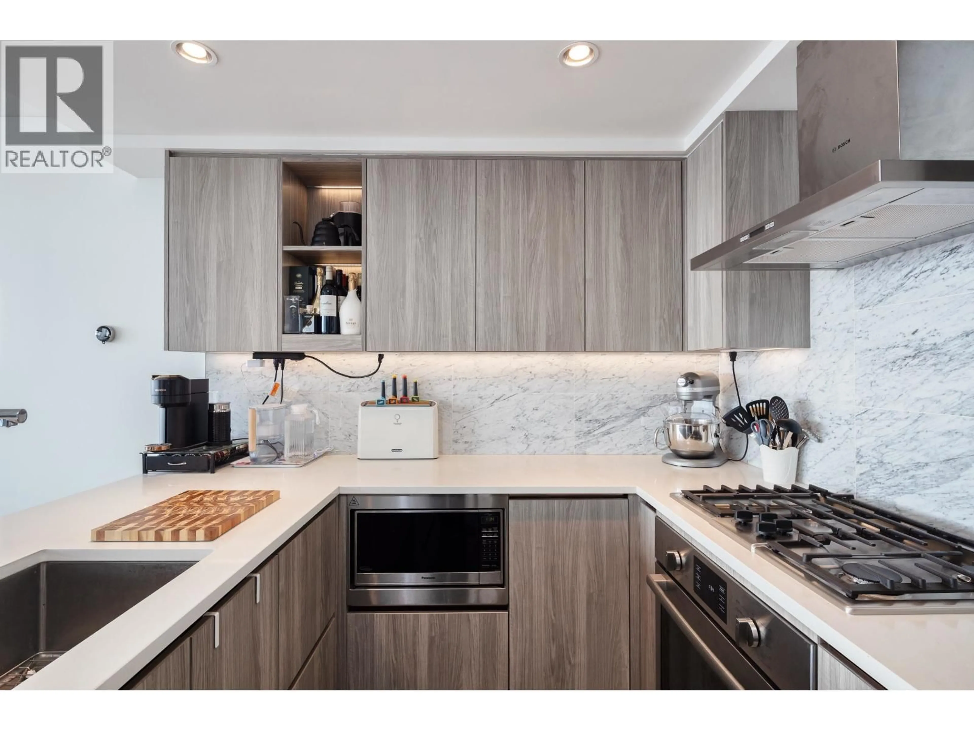 Contemporary kitchen, unknown for 3508 - 4720 LOUGHEED HIGHWAY, Burnaby British Columbia V5C0M8