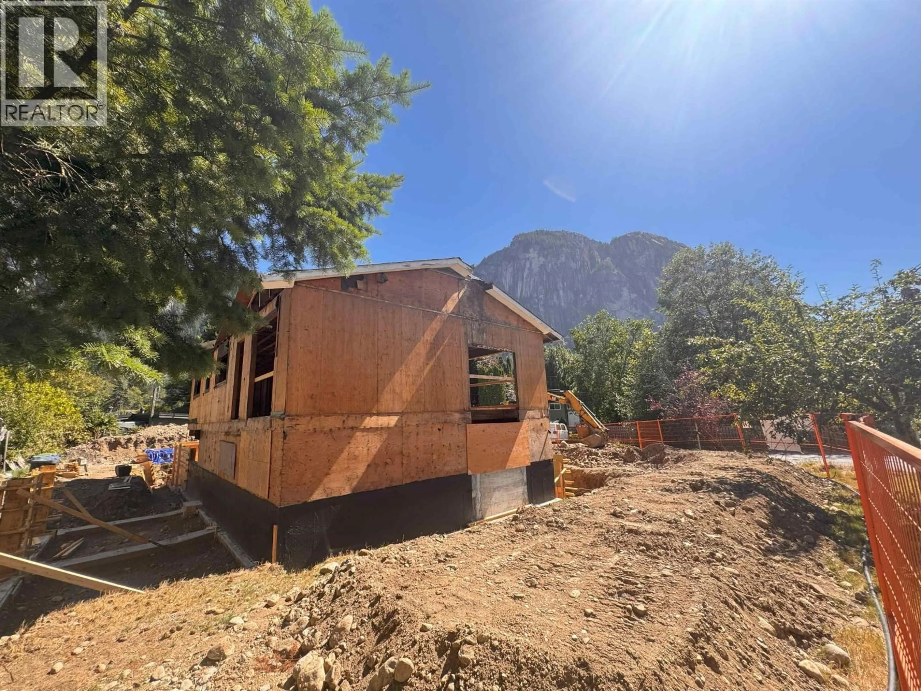 Shed for 1764 GARDEN PLACE, Squamish British Columbia V8B0X5