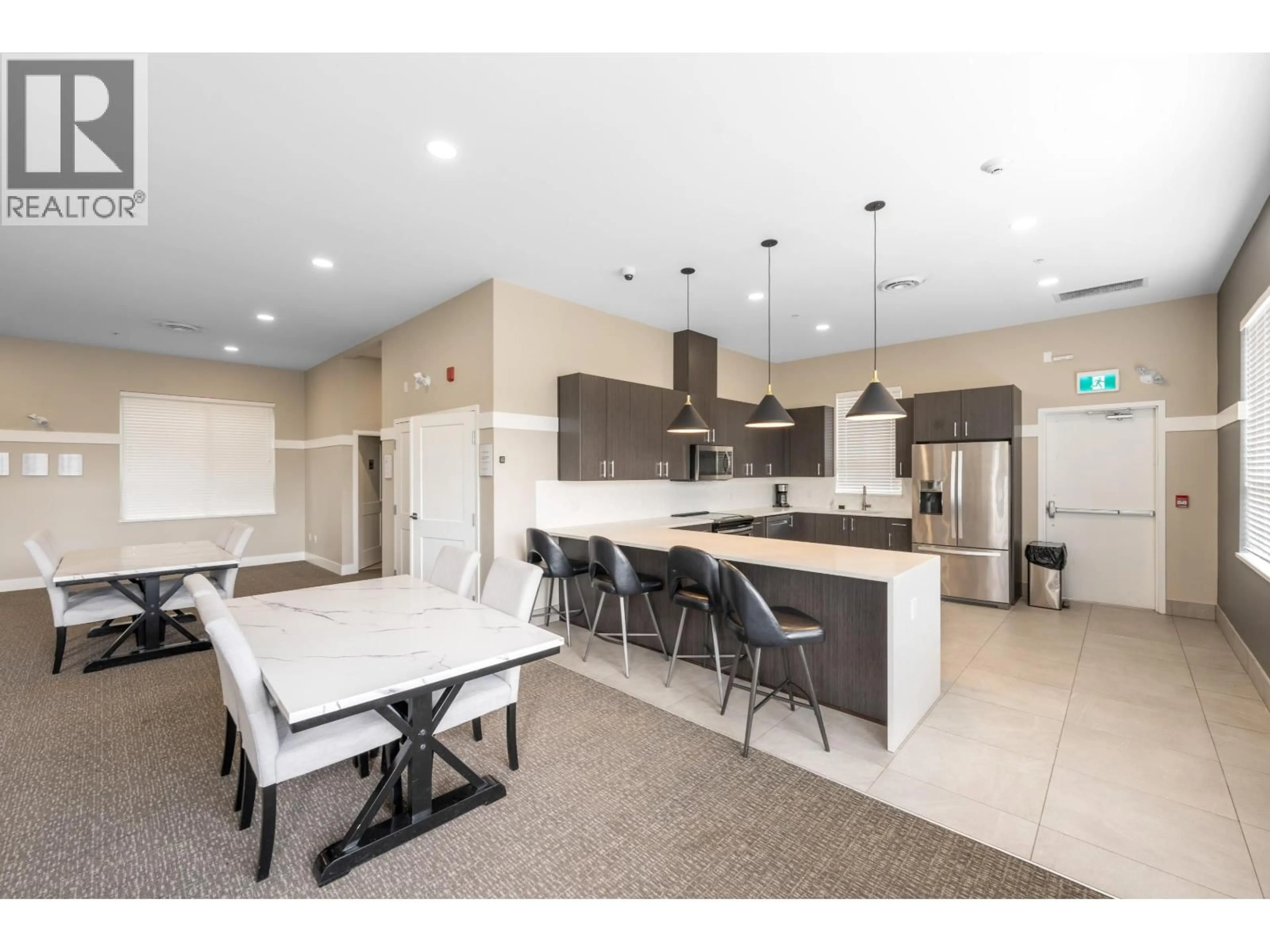 Open concept kitchen, ceramic/tile floor for 3522 - 2180 KELLY AVENUE, Port Coquitlam British Columbia V3C0S4