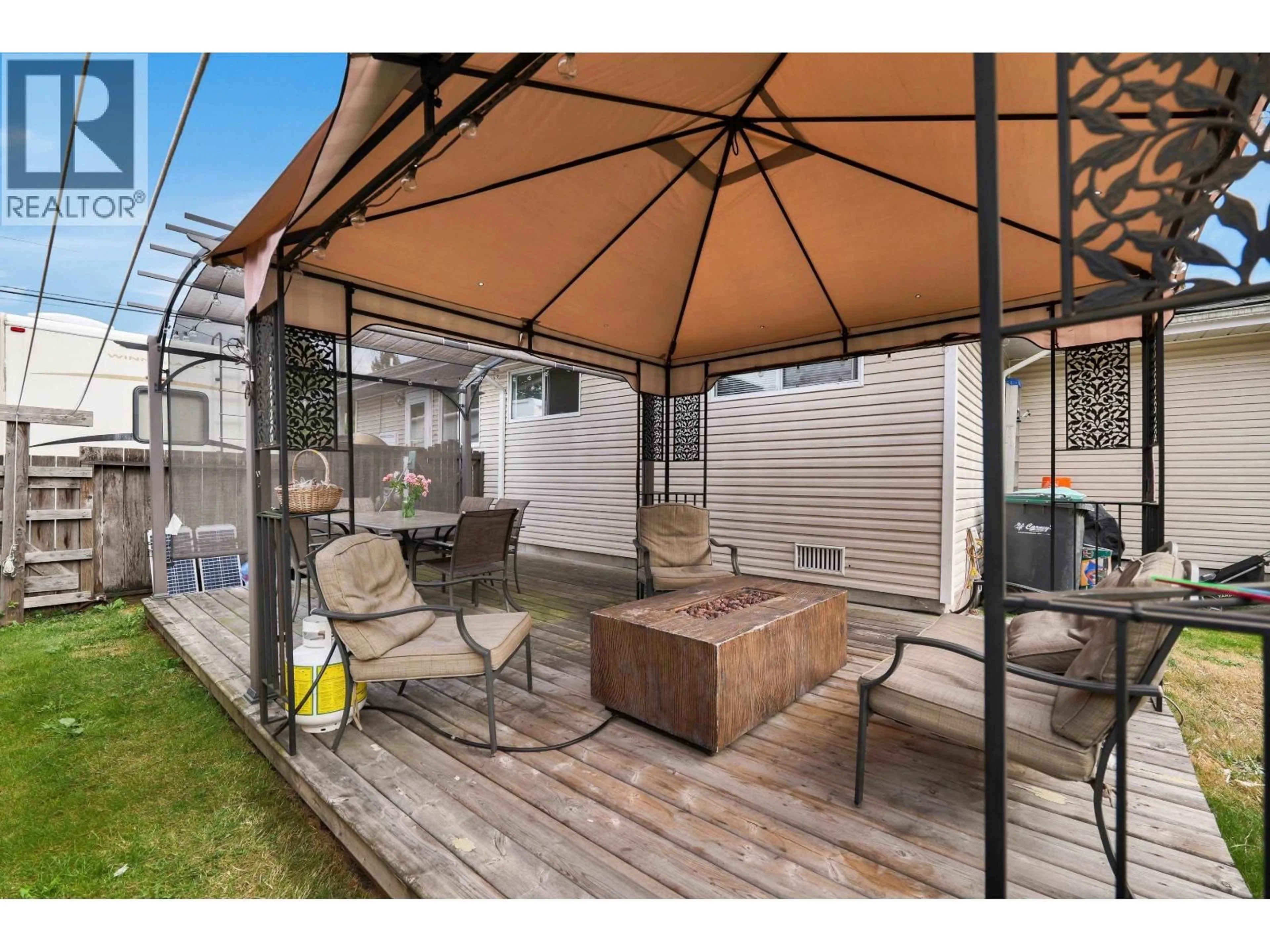 Patio, street for 40317 DIAMOND HEAD ROAD, Squamish British Columbia V0N3G0