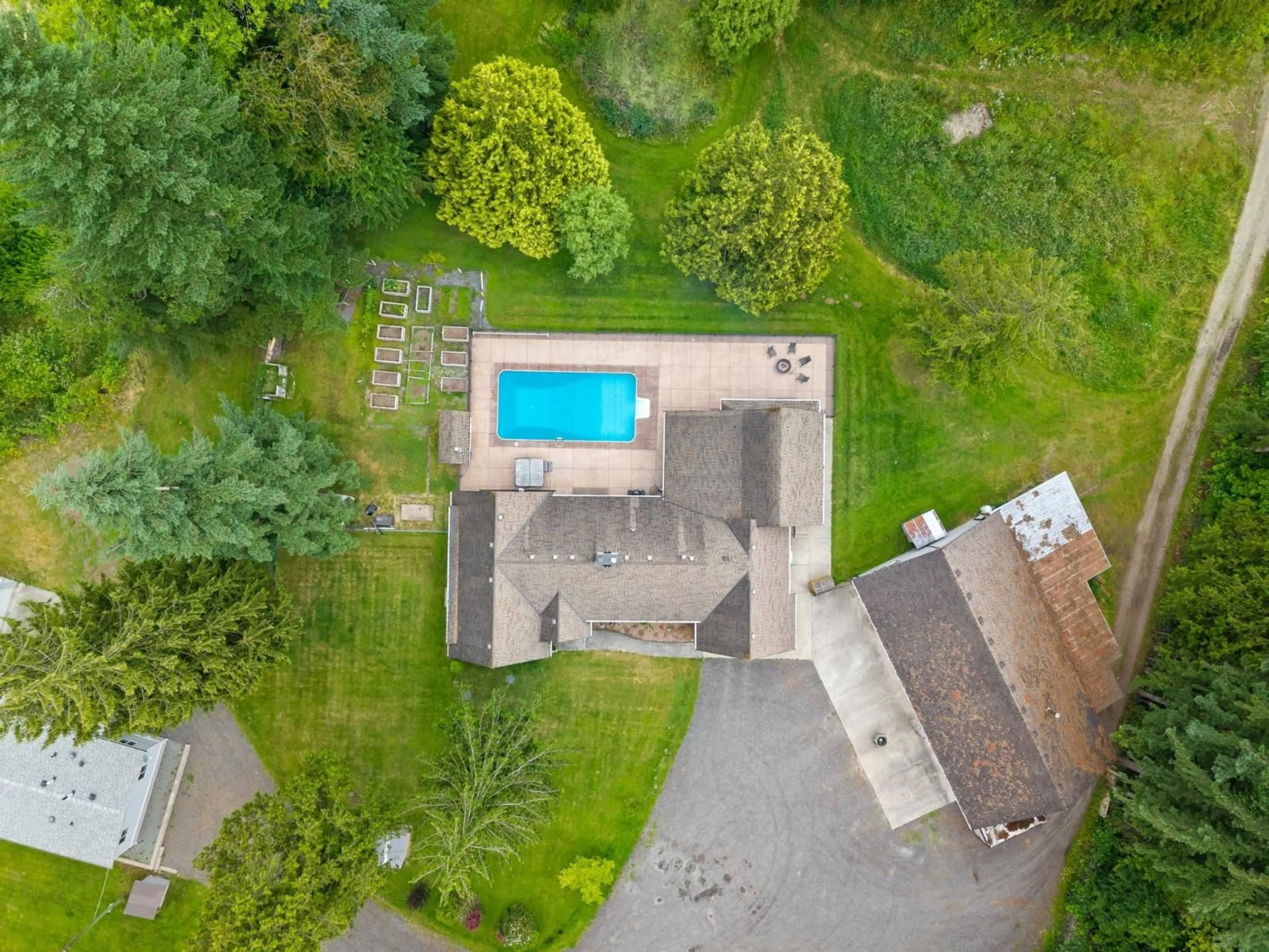 A pic from outside/outdoor area/front of a property/back of a property/a pic from drone, street for 6124 264, Langley British Columbia V4W1P4