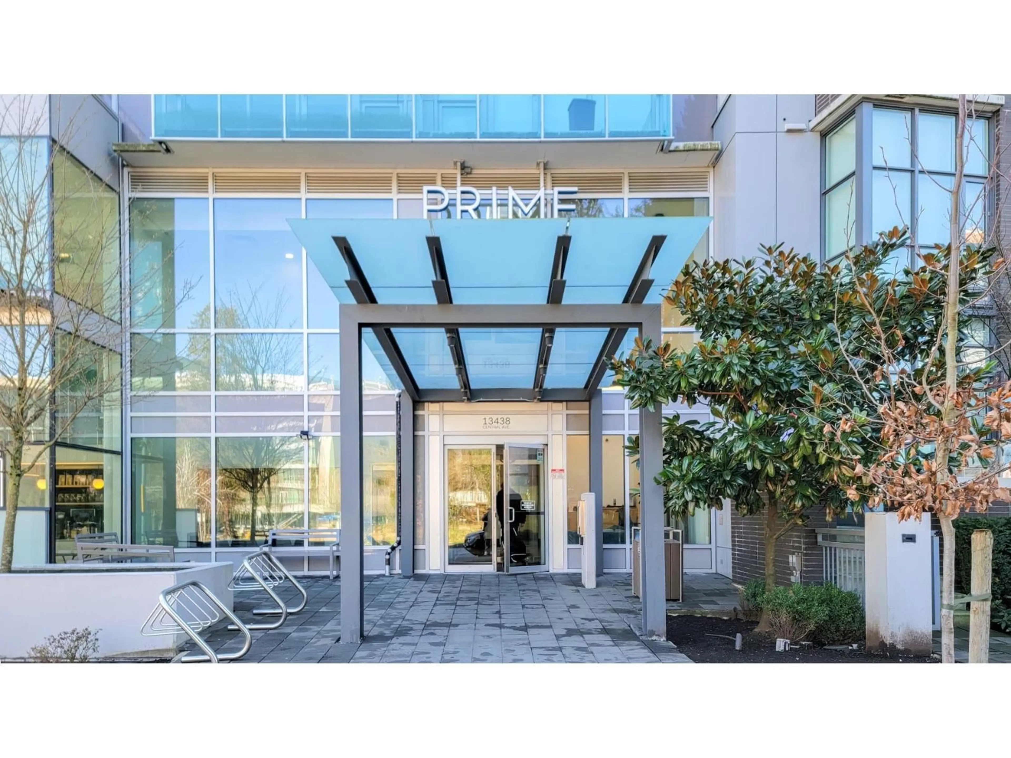 Indoor foyer for 2501 - 13438 CENTRAL, Surrey British Columbia V3T0N2