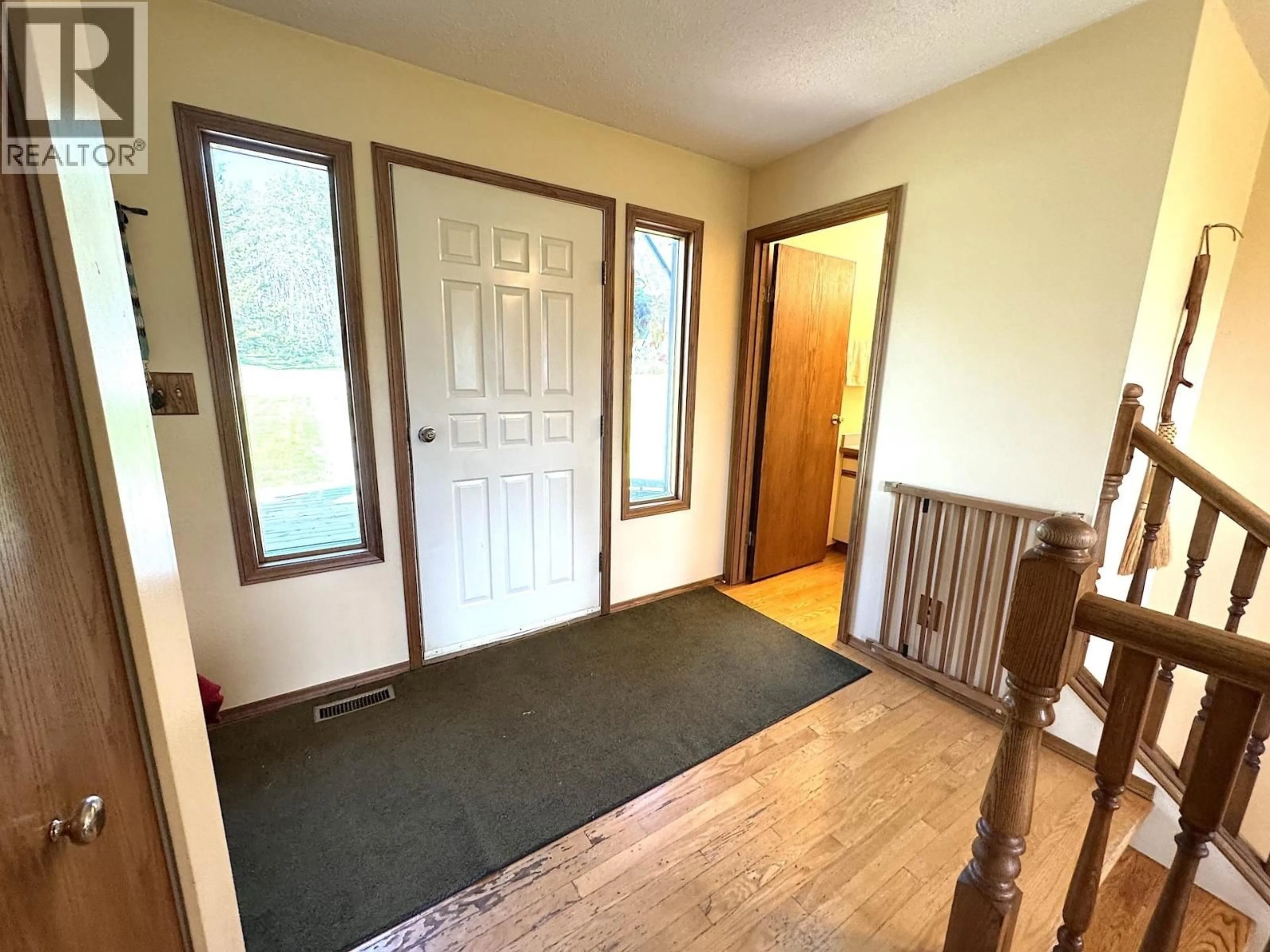 Indoor entryway for 15562 287 ROAD, Fort St. John British Columbia V0C1Y0