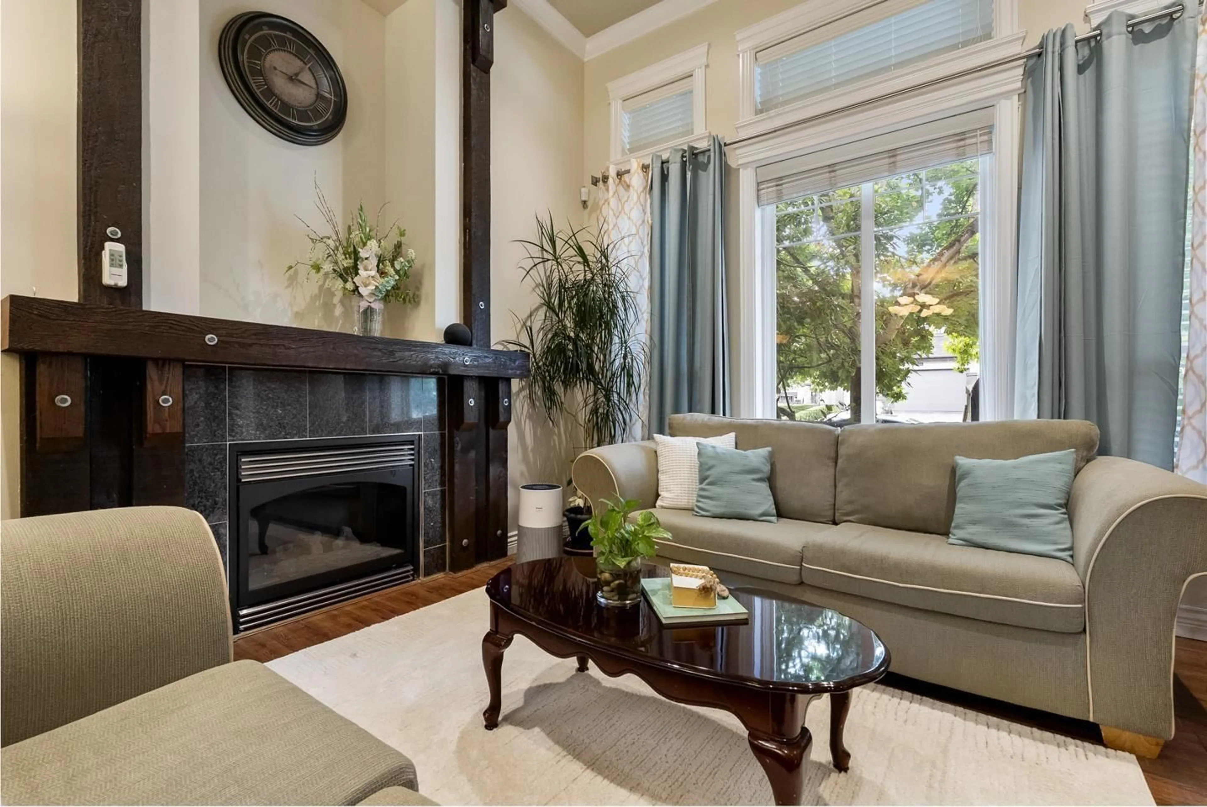 Living room with furniture, unknown for 7114 148, Surrey British Columbia V3S3E4