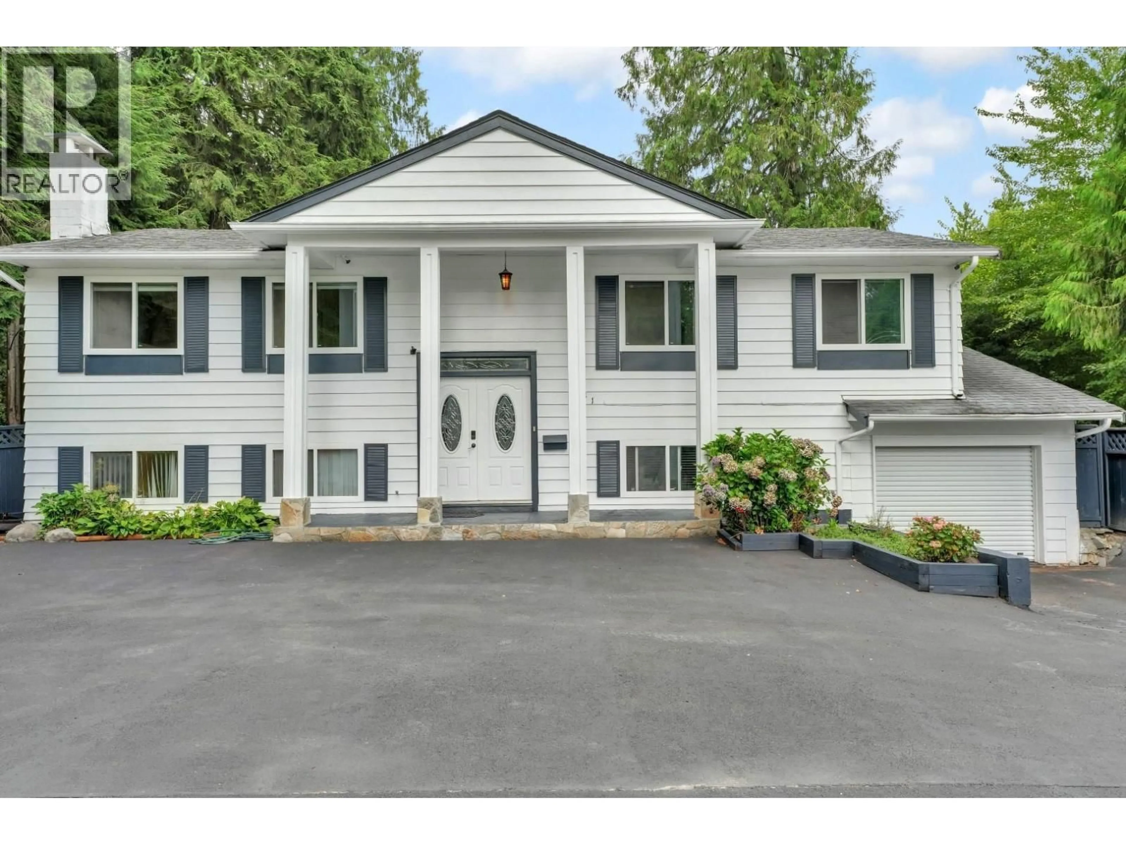 Home with vinyl exterior material, street for 1081 LINCOLN AVENUE, Port Coquitlam British Columbia V3B4Z5