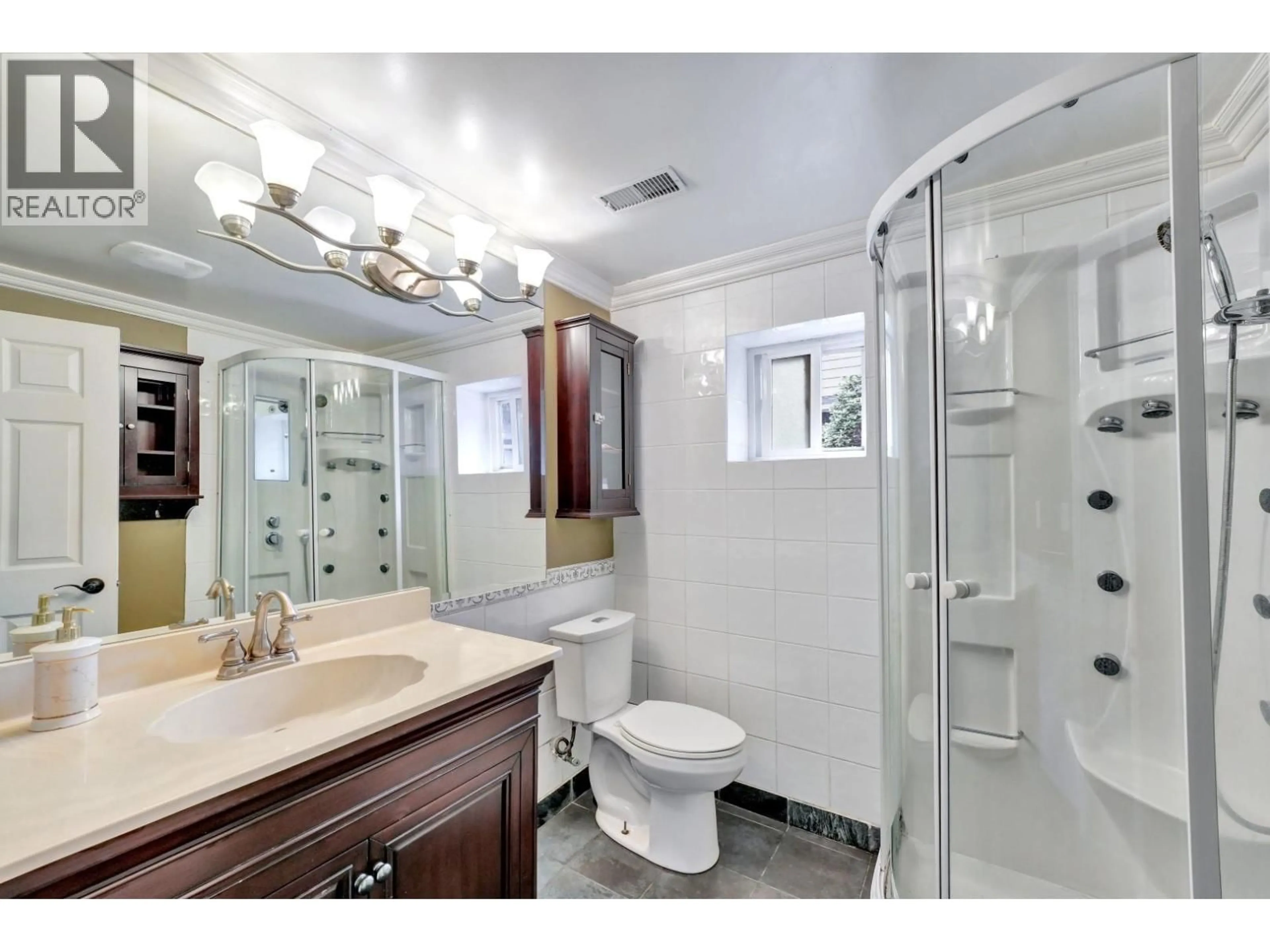 Standard bathroom, ceramic/tile floor for 1081 LINCOLN AVENUE, Port Coquitlam British Columbia V3B4Z5
