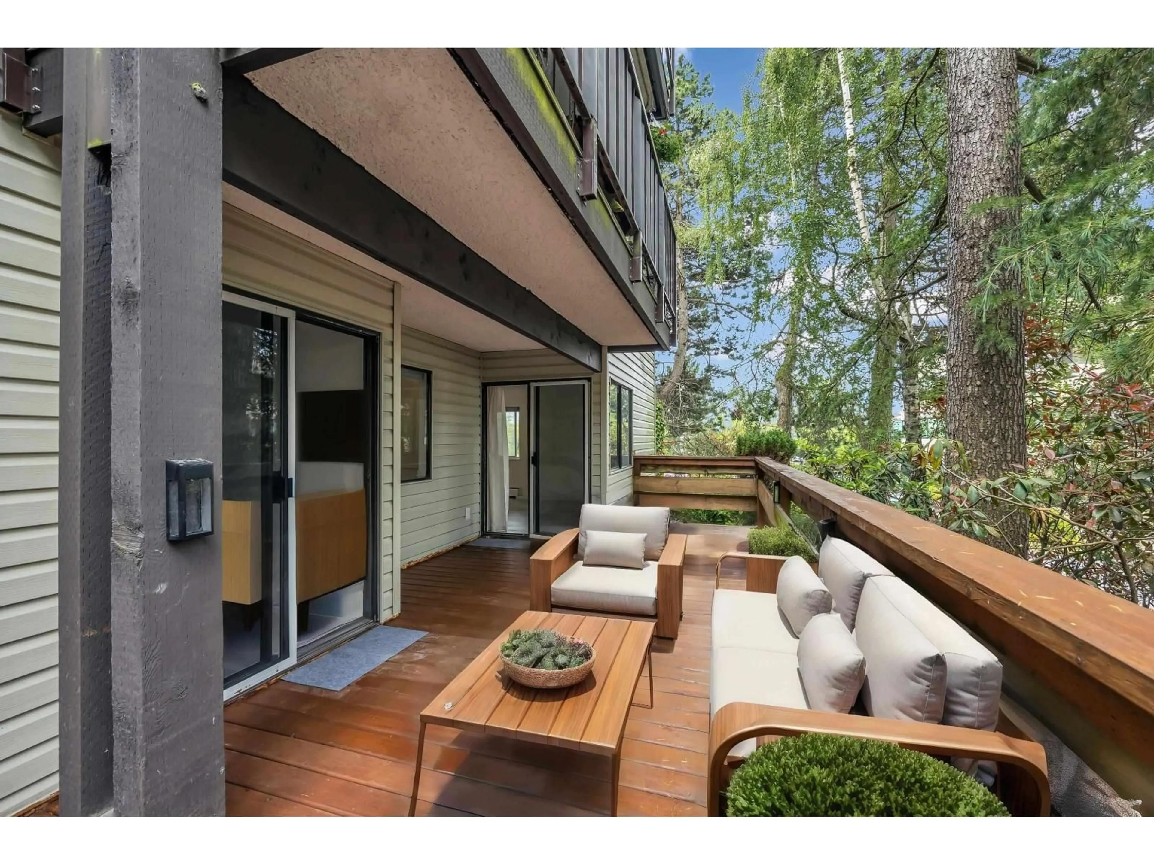 Patio, unknown for 102 - 1555 FIR, White Rock British Columbia V4B4B6