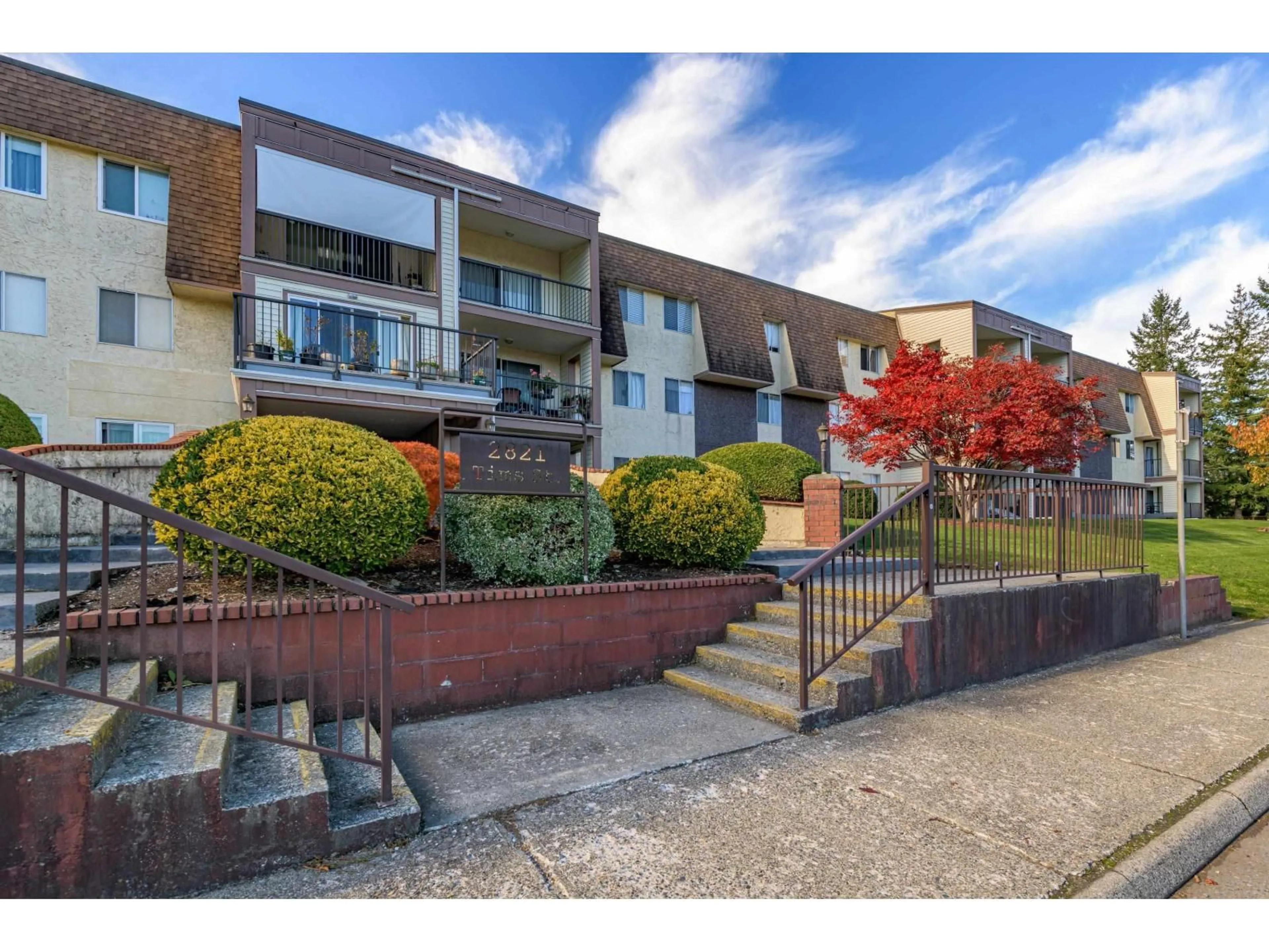 A pic from outside/outdoor area/front of a property/back of a property/a pic from drone, street for 342 - 2821 TIMS, Abbotsford British Columbia V2T4B1